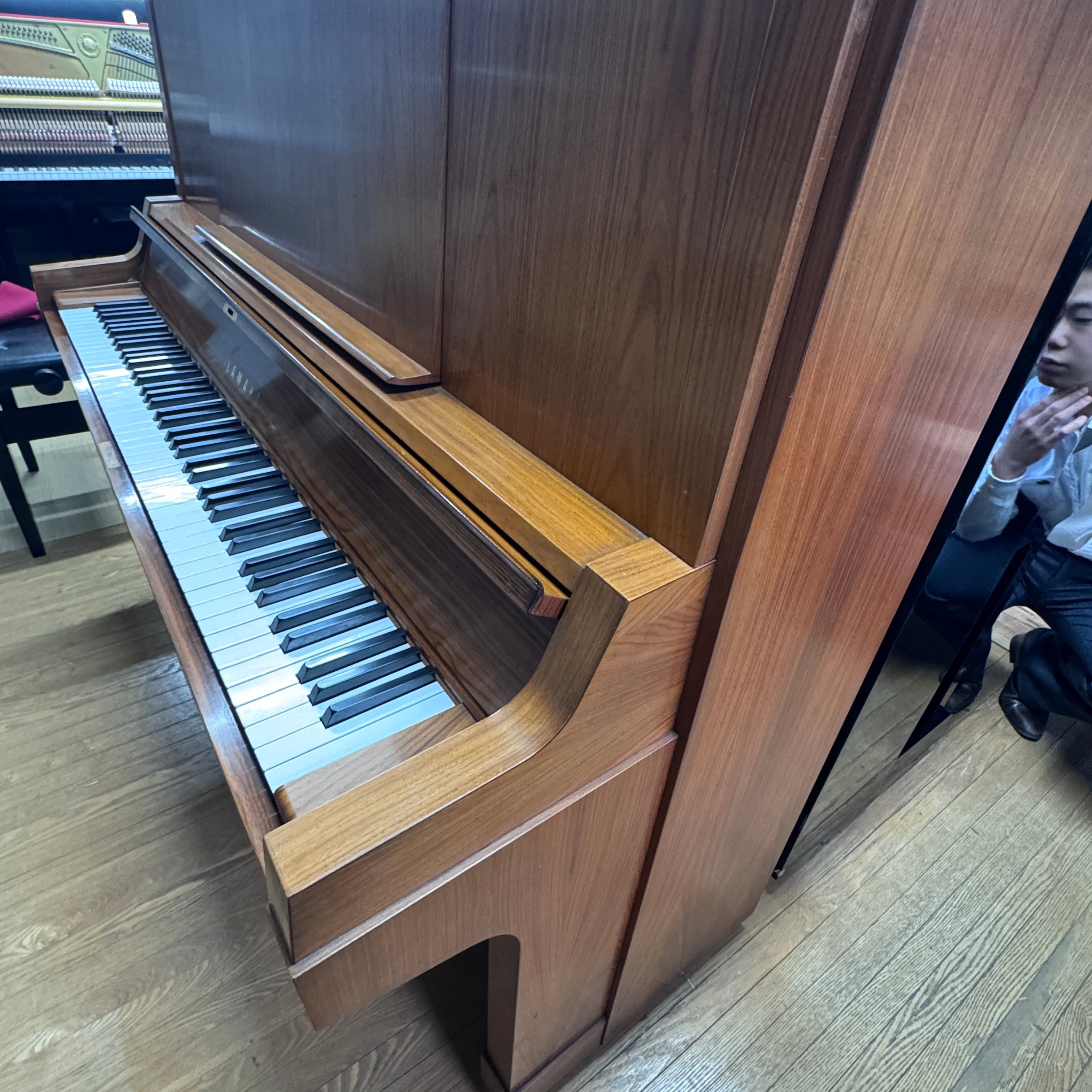 ヤマハ　中古木目ピアノ　W101