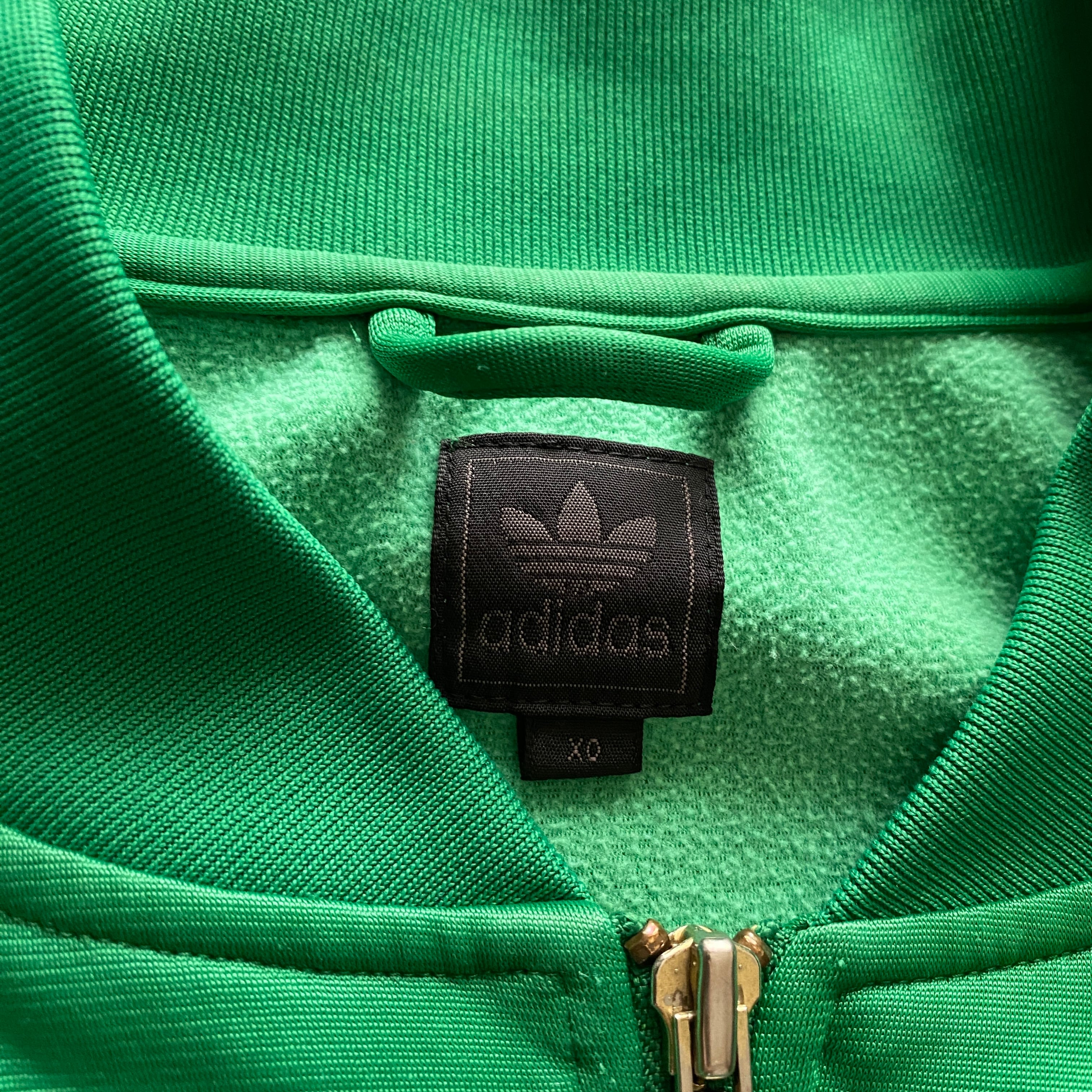adidas トラックジャケット　グリーン　単体ロゴ　トレフォイル