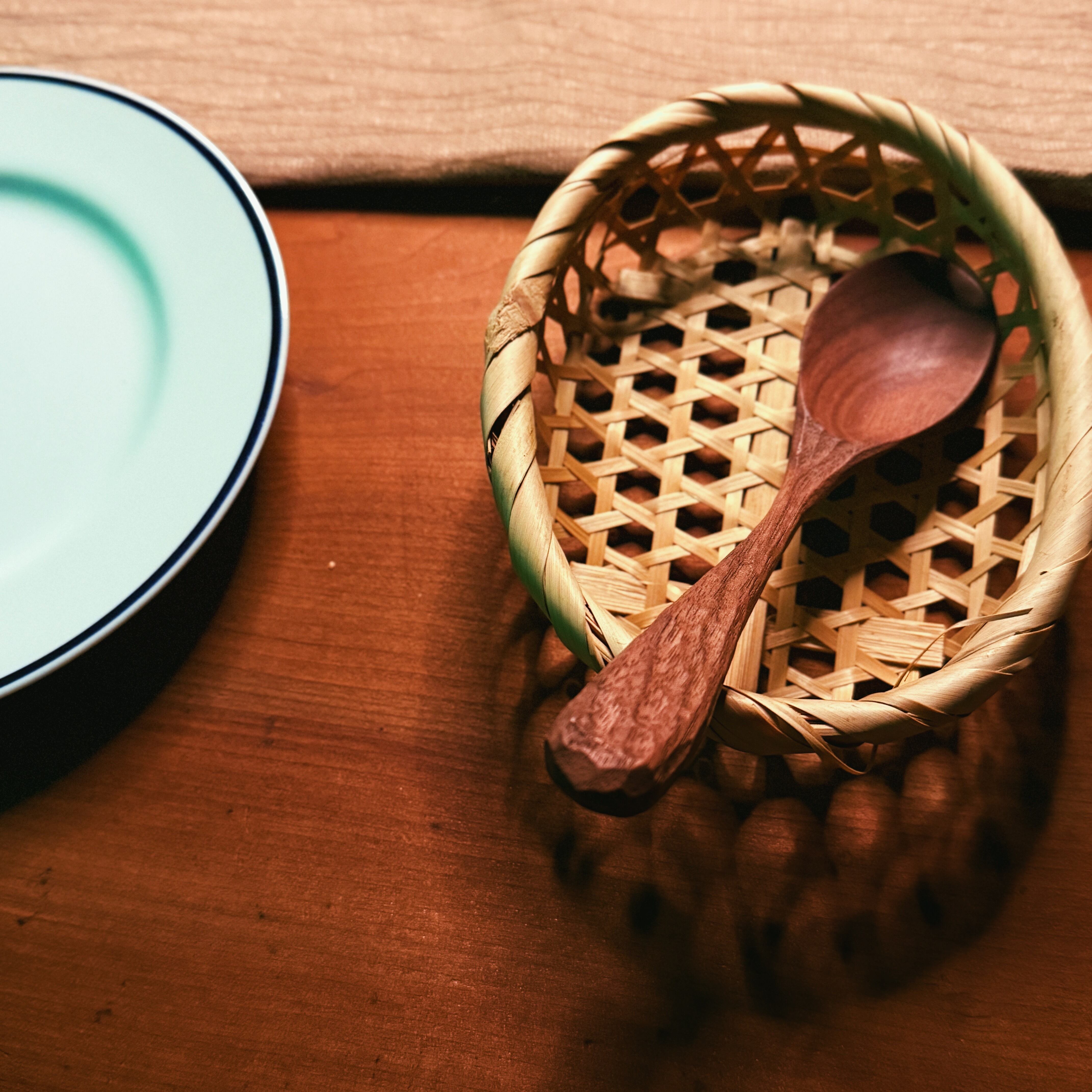 彫りこみスプーン〜知恵の木から SW-26 ウォールナット 無垢材 手作り