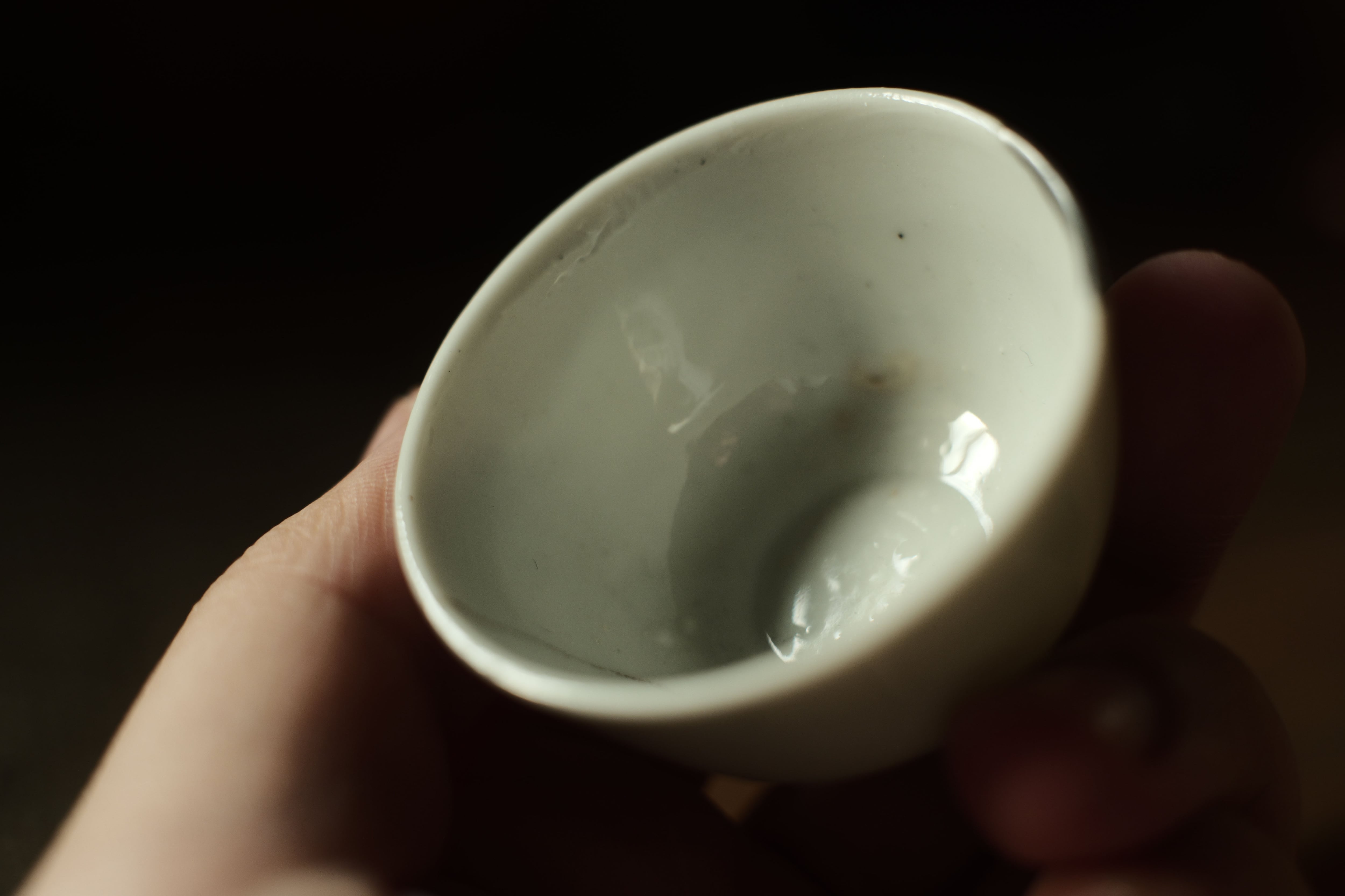 清早期 徳化白磁杯・洋白鎹/錫補済み（17世紀前期・容量約40cc