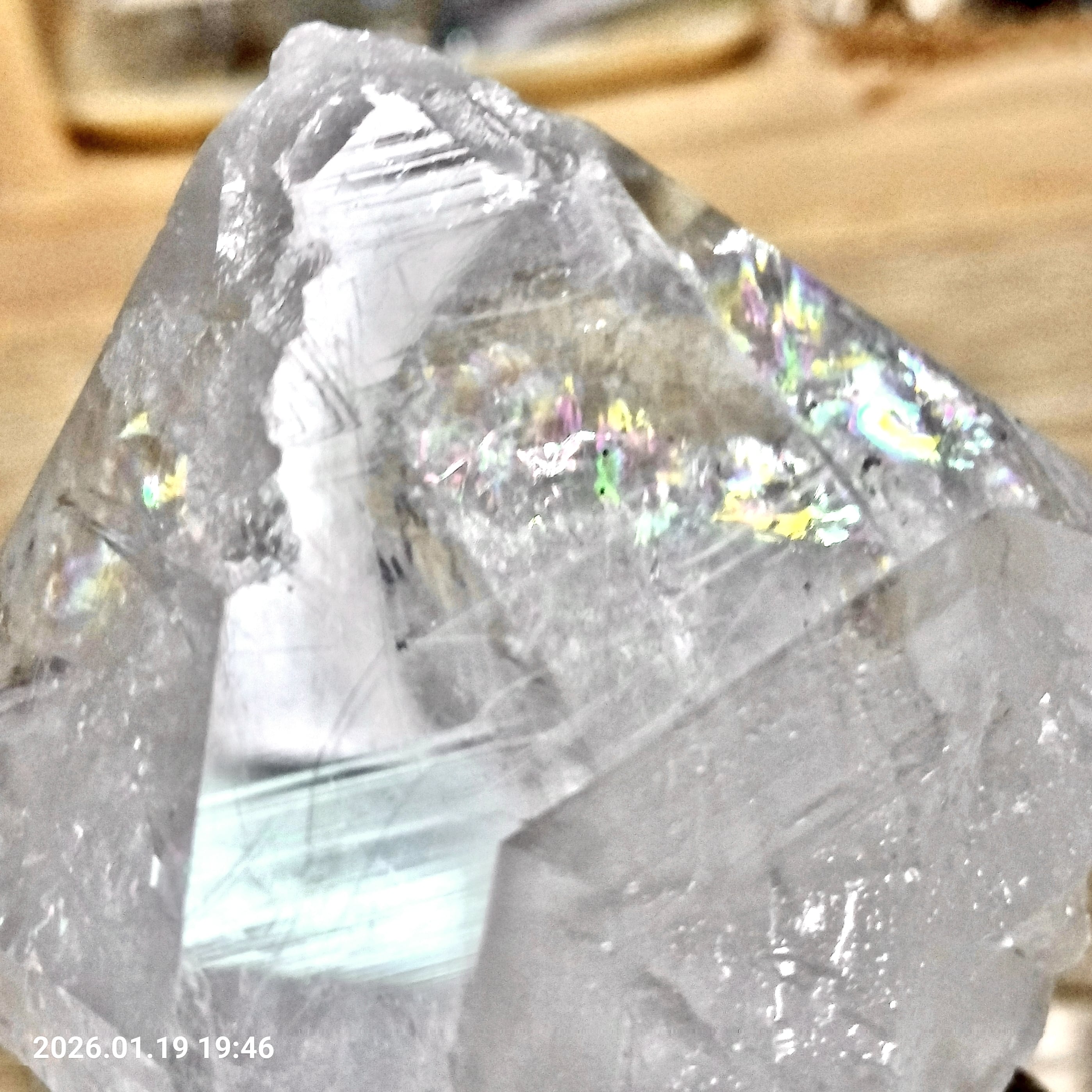 極上 ヒマラヤ スカルドゥ産 天然水晶 原石 353g ポイント 虹多数