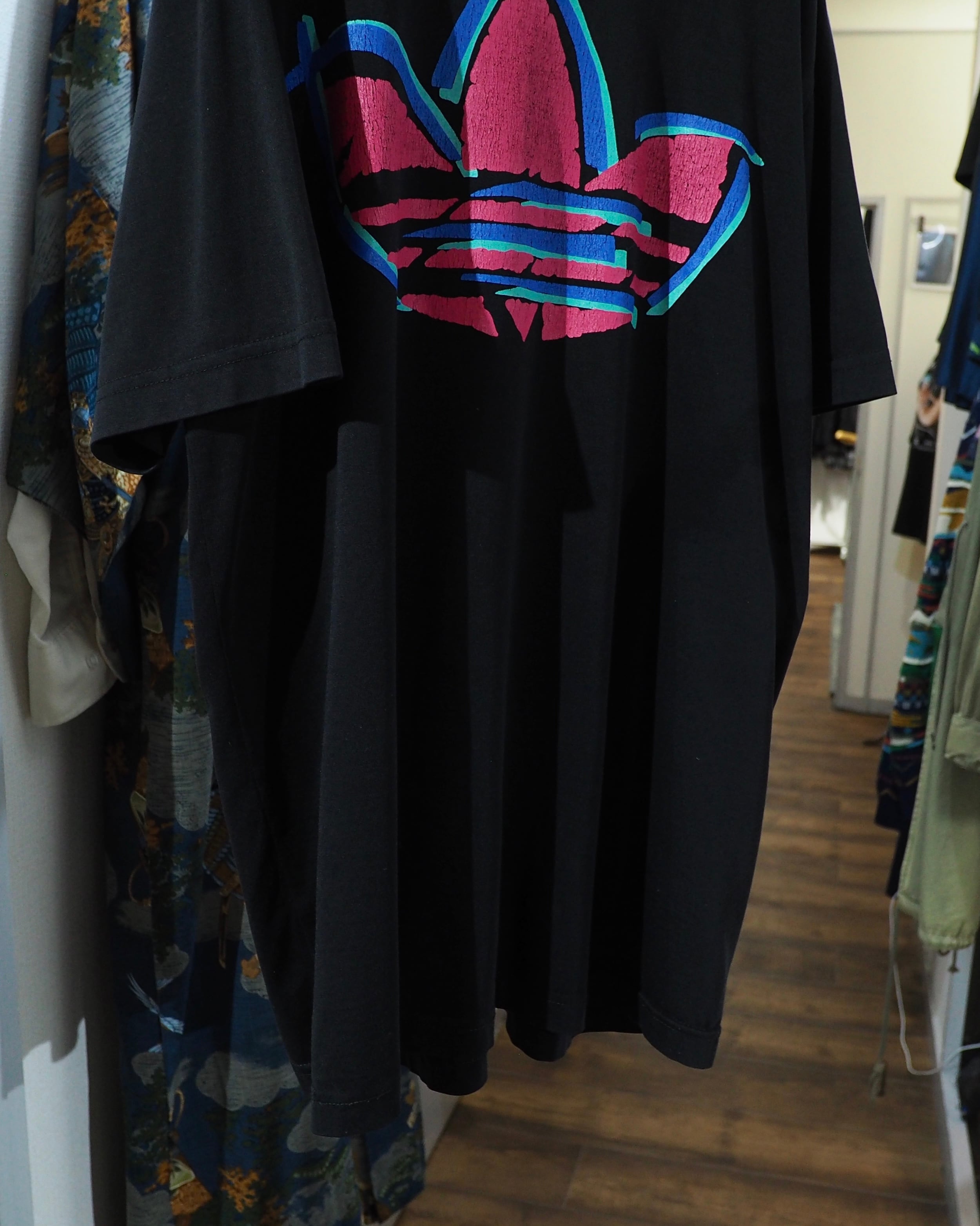 1990s " Old adidas " Neon Trefoil Logo printed vintage SS Tee