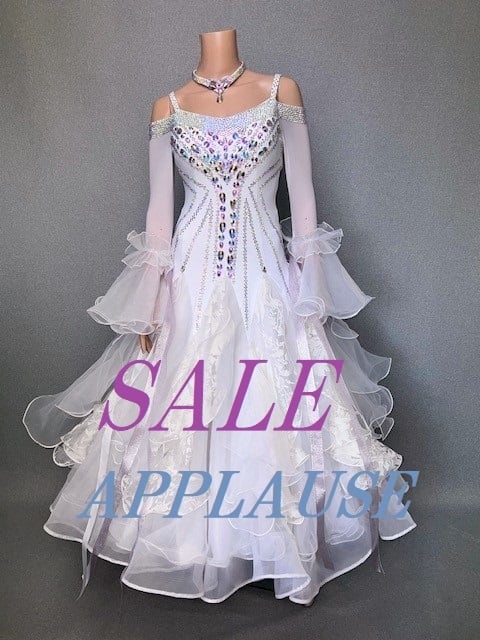 人気スタンダードドレス　発表会・デモに最適　ダンスパーティーもOK 新品未使用 大人気♪スタンダードドレス パーティー 発表会 デモ