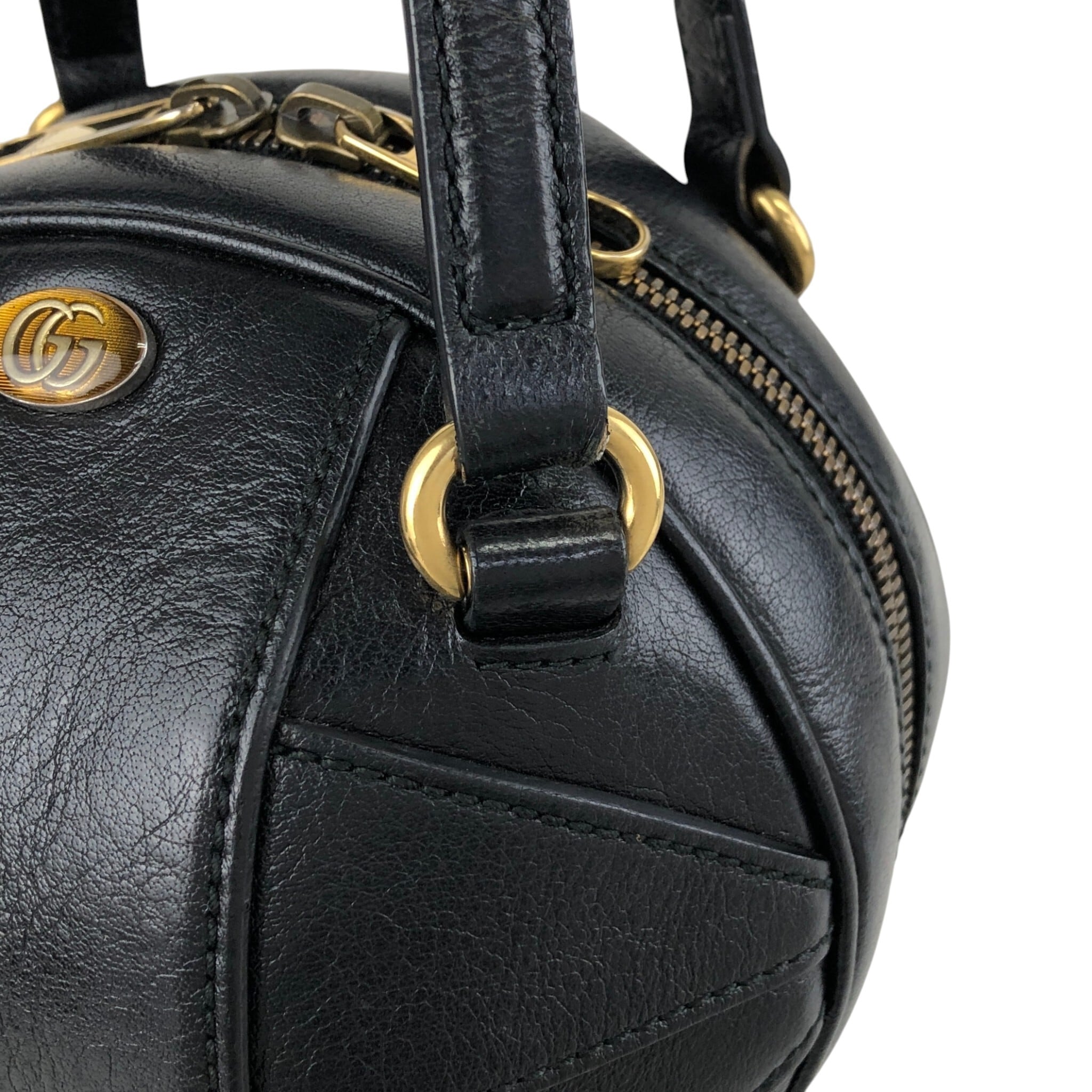 GUCCI グッチ ショルダーバッグ ブラック GGロゴ レザー ラウンド