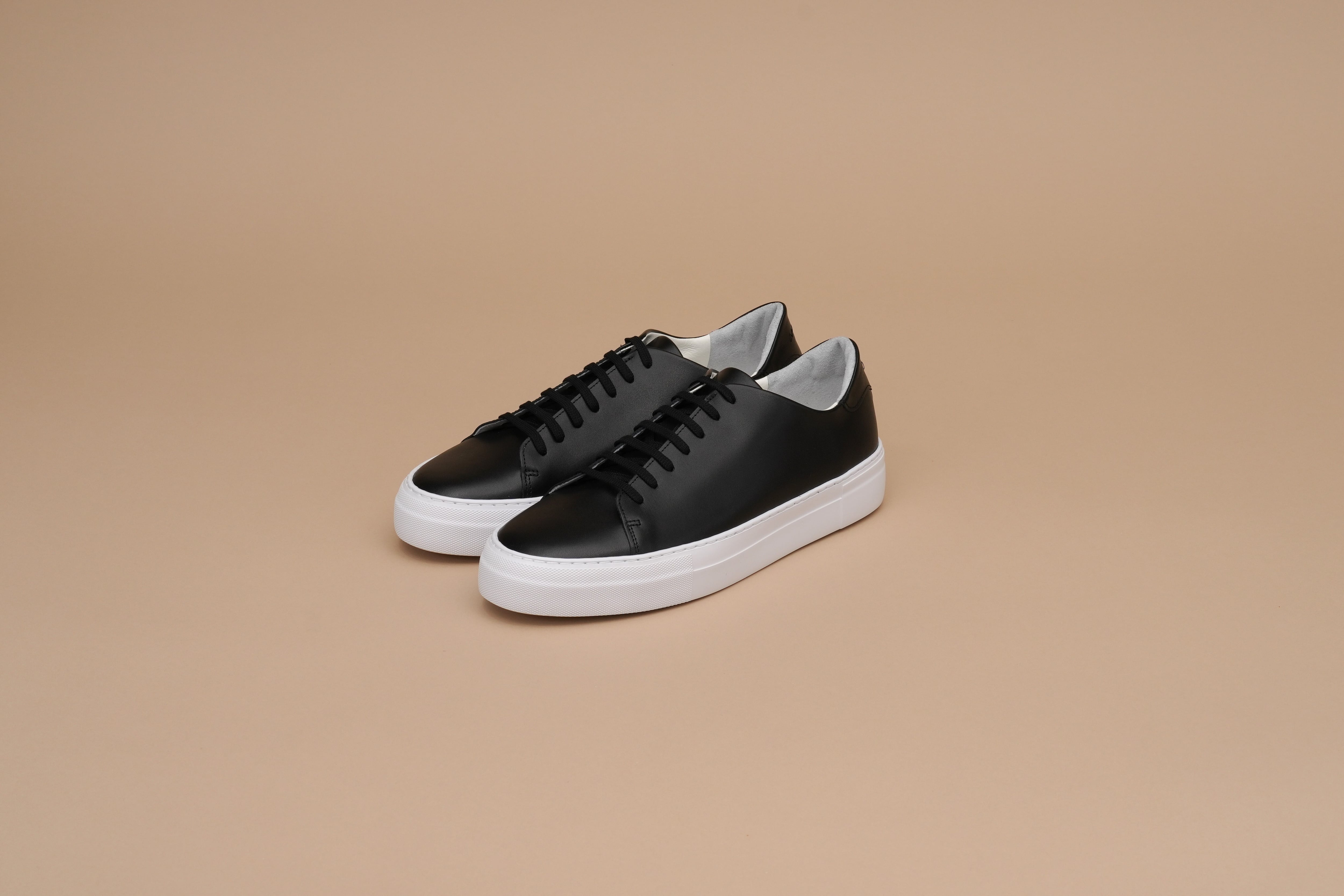 メッシュレザーコンビ スニーカー ブラック/ホワイト セール】 シープレザーフラットスニーカー （スニーカー