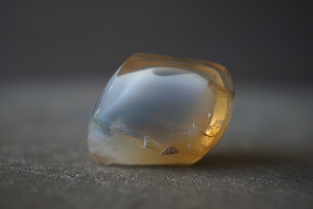 エッグ・イン・オパール Opal Egg 1681