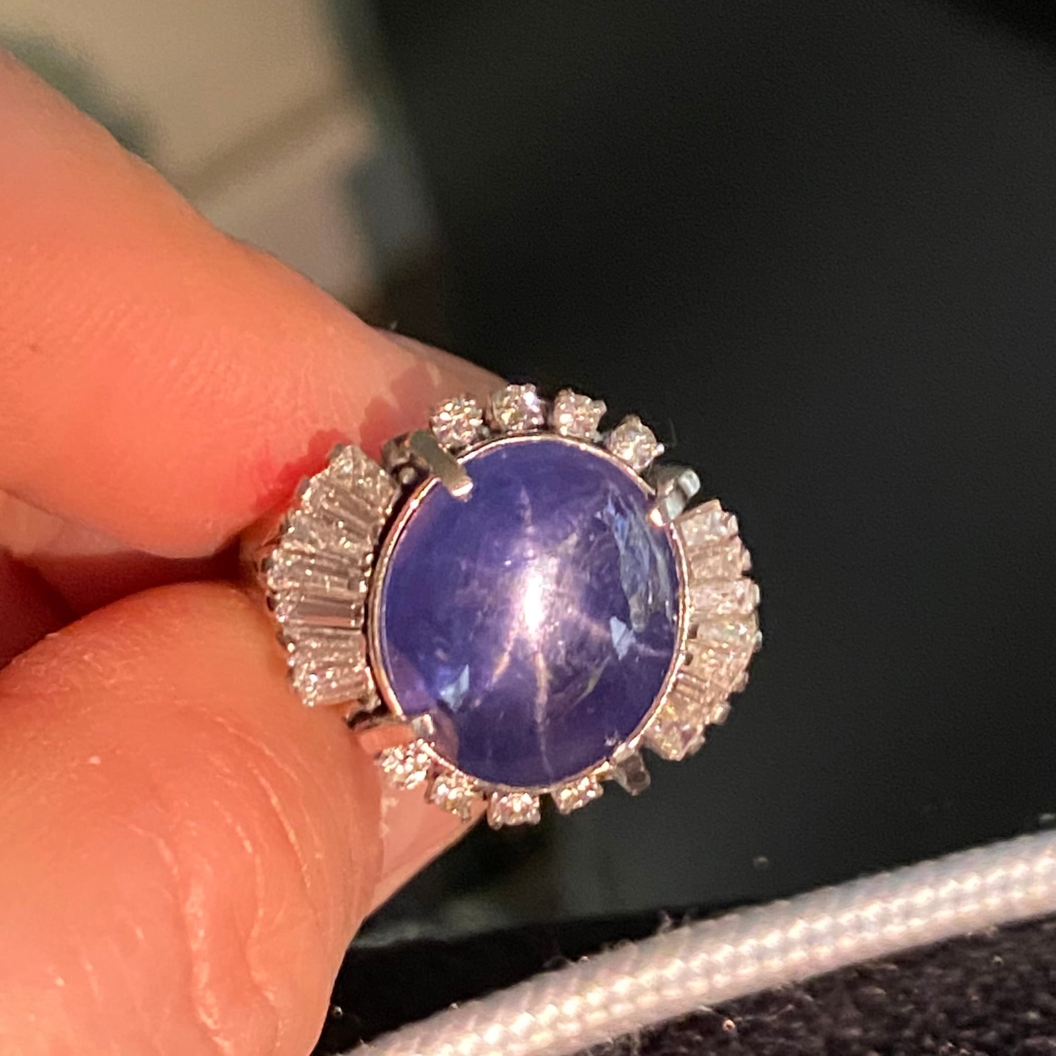 【商談中】【日本のザマスリング】Pm900 指輪 横顔までも美しい 大粒のスターサファイア S14.31 D0.75 デラックスリング OKR00196