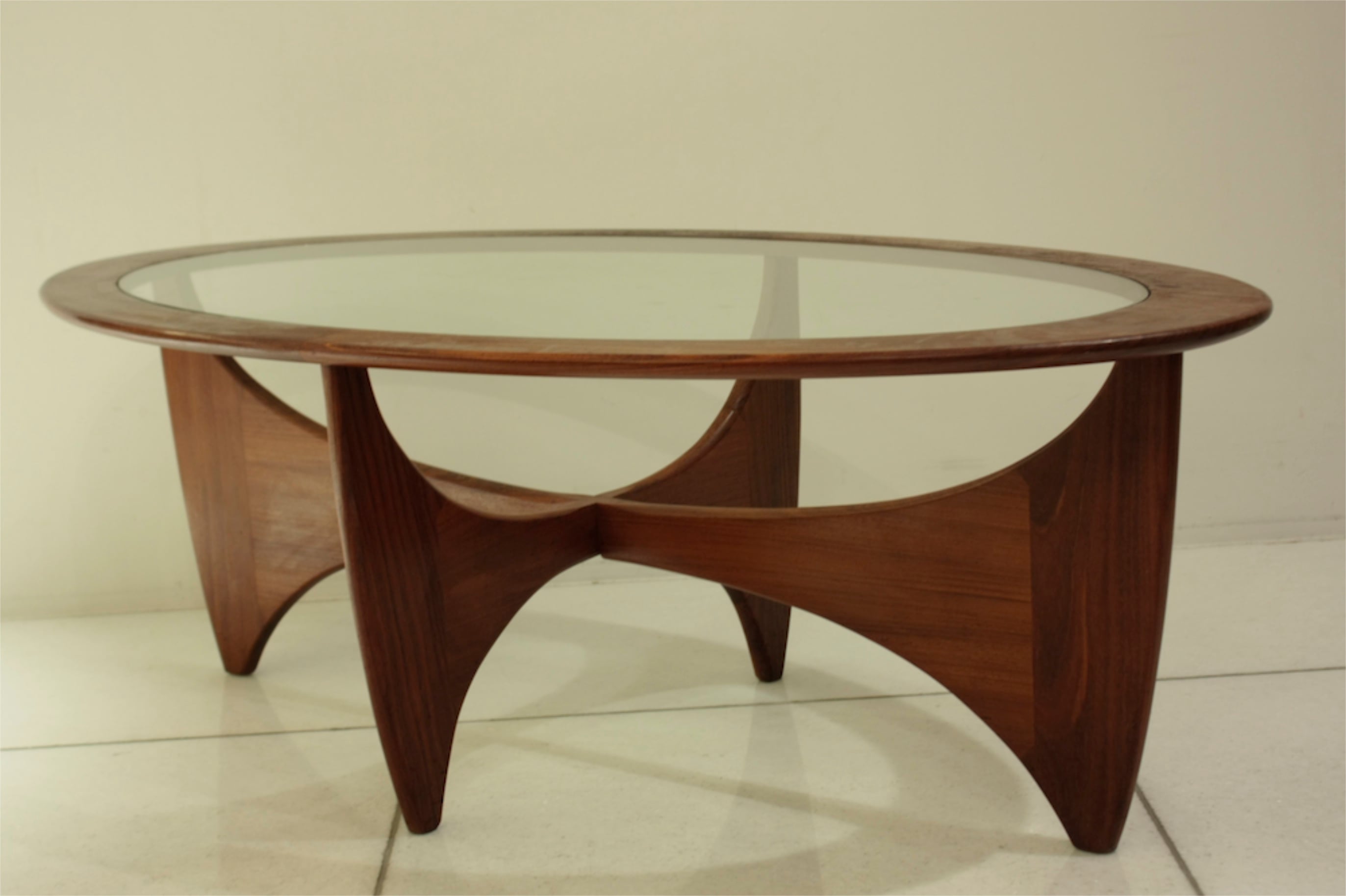 G-PLAN Oval Glass top coffee table | 北欧.Style＋1 ANTIKAとモダン.