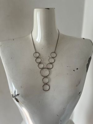 さりげなく使えるネックレス