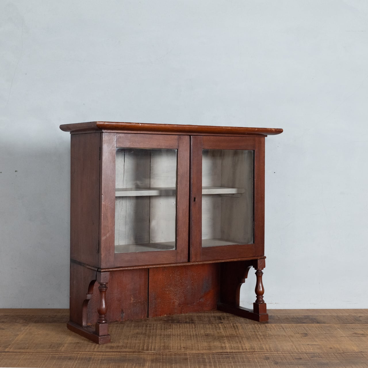 最終お値下げ✰キャビネットシャビーシック棚ペイントヴィンテージアンティーク Cabinet / キャビネット〈棚・本棚・ブックケース・ショーケース