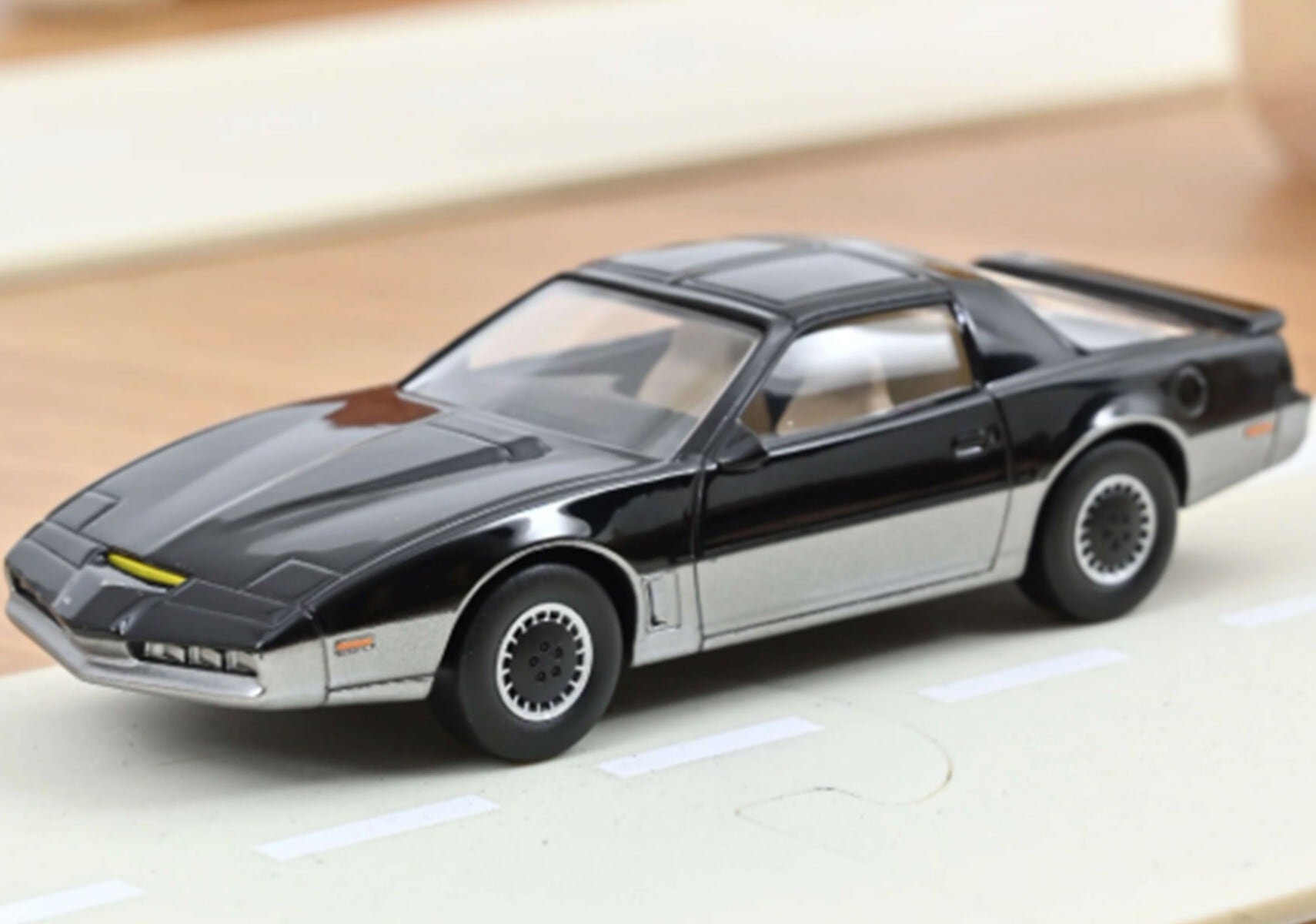 1/43 ピータービルト 281 1955 ixo製ダイキャスト製ミニカー | PAINZ