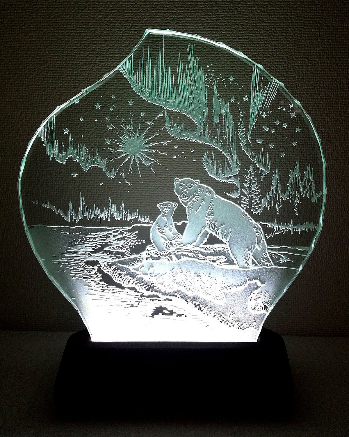 ホッキョクグマとオーロラ (ガラス:Mサイズ)