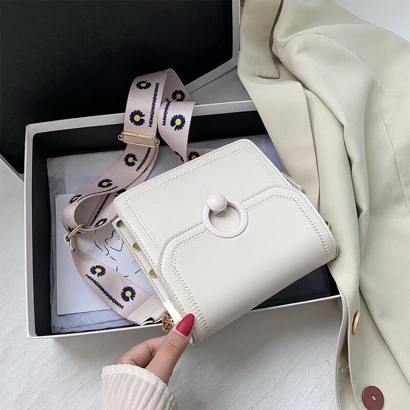 スモールバッグレディースバッグ2020人気の新しい波夏の野生のブロードバンドショルダーメッセンジャーバッグファッションシンプルな小さな正方形のバッグ Tiancai_Wing_Bag8736419