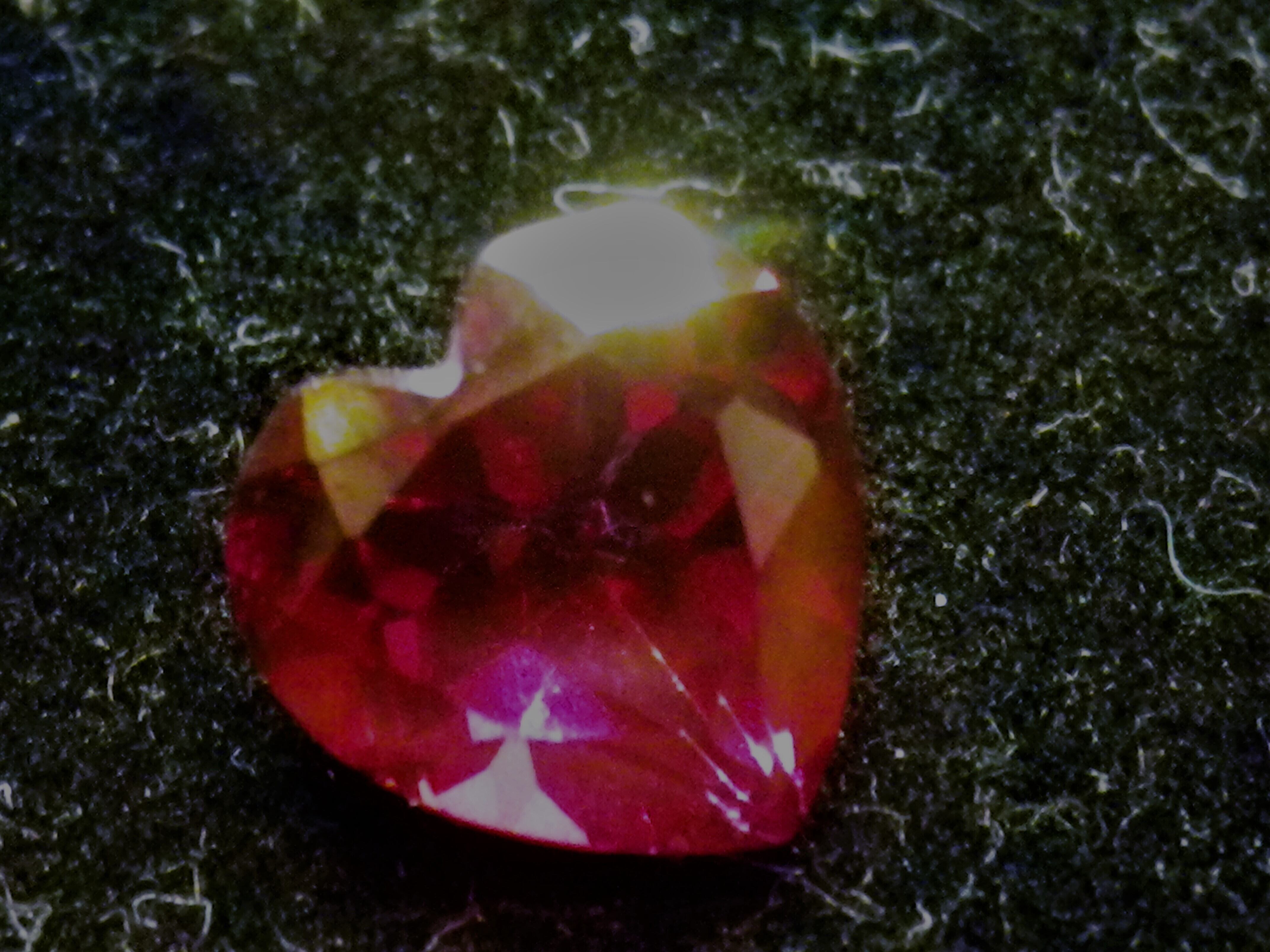 天然レッドトパーズ（トリート処理） 1.815ct ブラジル産出