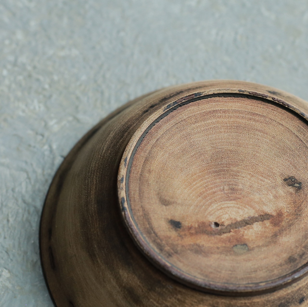 深い味わいの、木の器 1