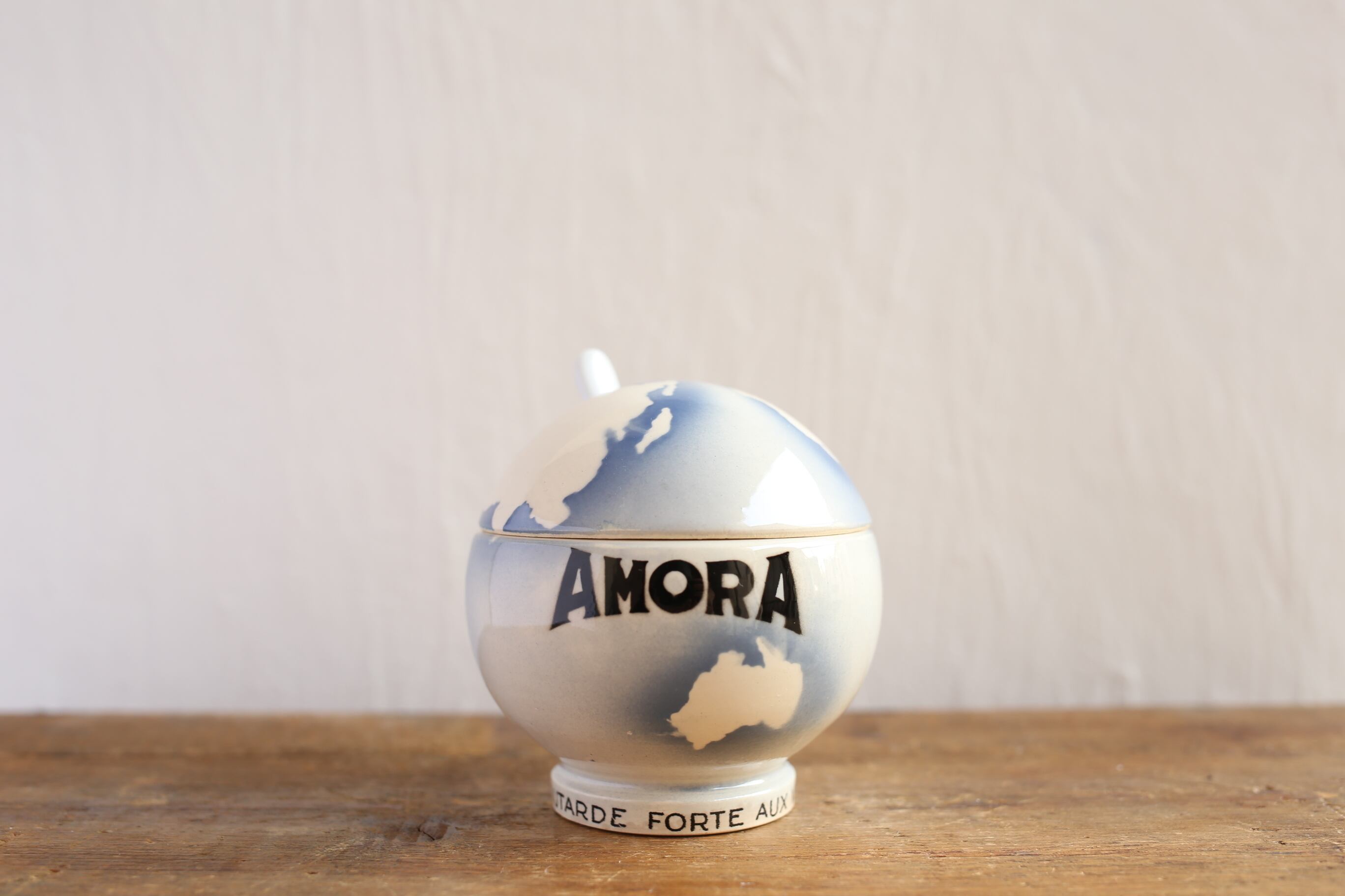 値下げしました！　アンティーク　単球ラジオ　(フランス製) フランス アンティーク ヴィンテージ 『AMORA』 サルグミンヌ製 地球儀