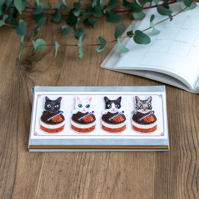 甘い時間を閉じ込めた、にゃんスイーツ刺繍シール【チョコケーキ】