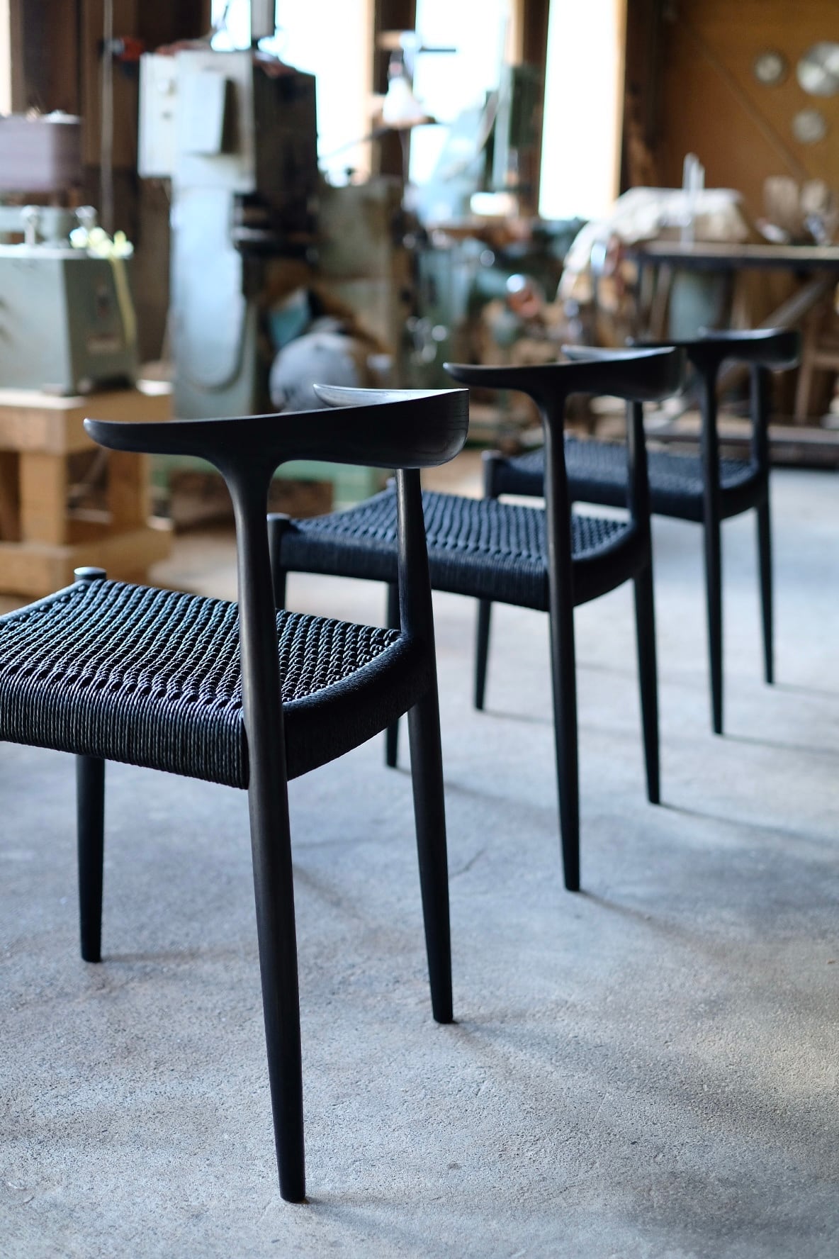 黒いペーパーコード椅子 74cm 新品、未使用 Shinonome(ペーパーコード(黒)/鉄媒染) | COYA Fine Furniture