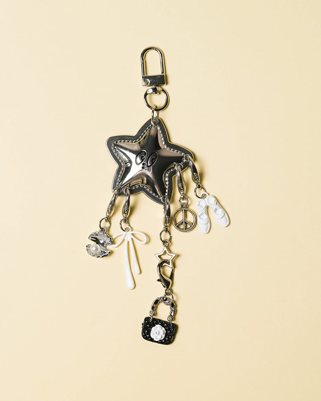 Skinny Lipベルト美品　ジャラジャラ　星形バックル　チャーム取り外し可能 シルバースターチャームのバッグチャーム | 韓国雑貨オンライン