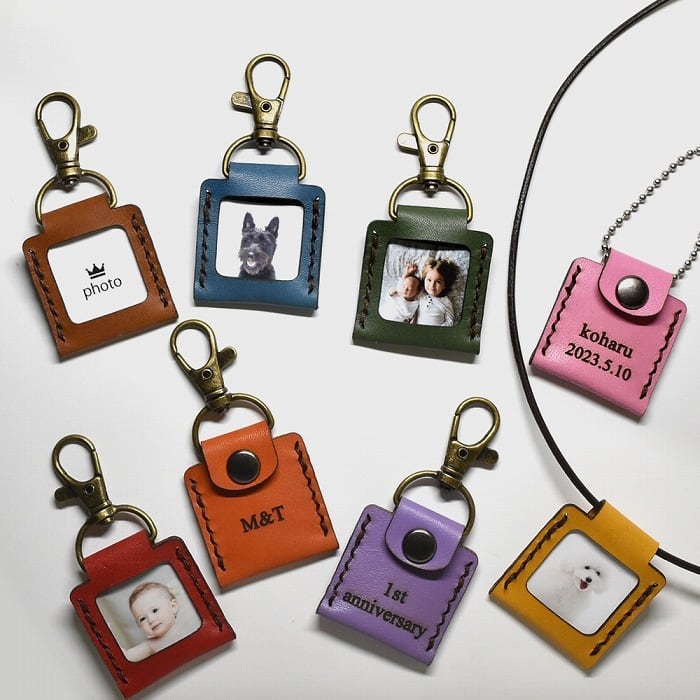 フォトキーホルダー 裏面にメッセージやお名前を刻印 | ＜お名前入り