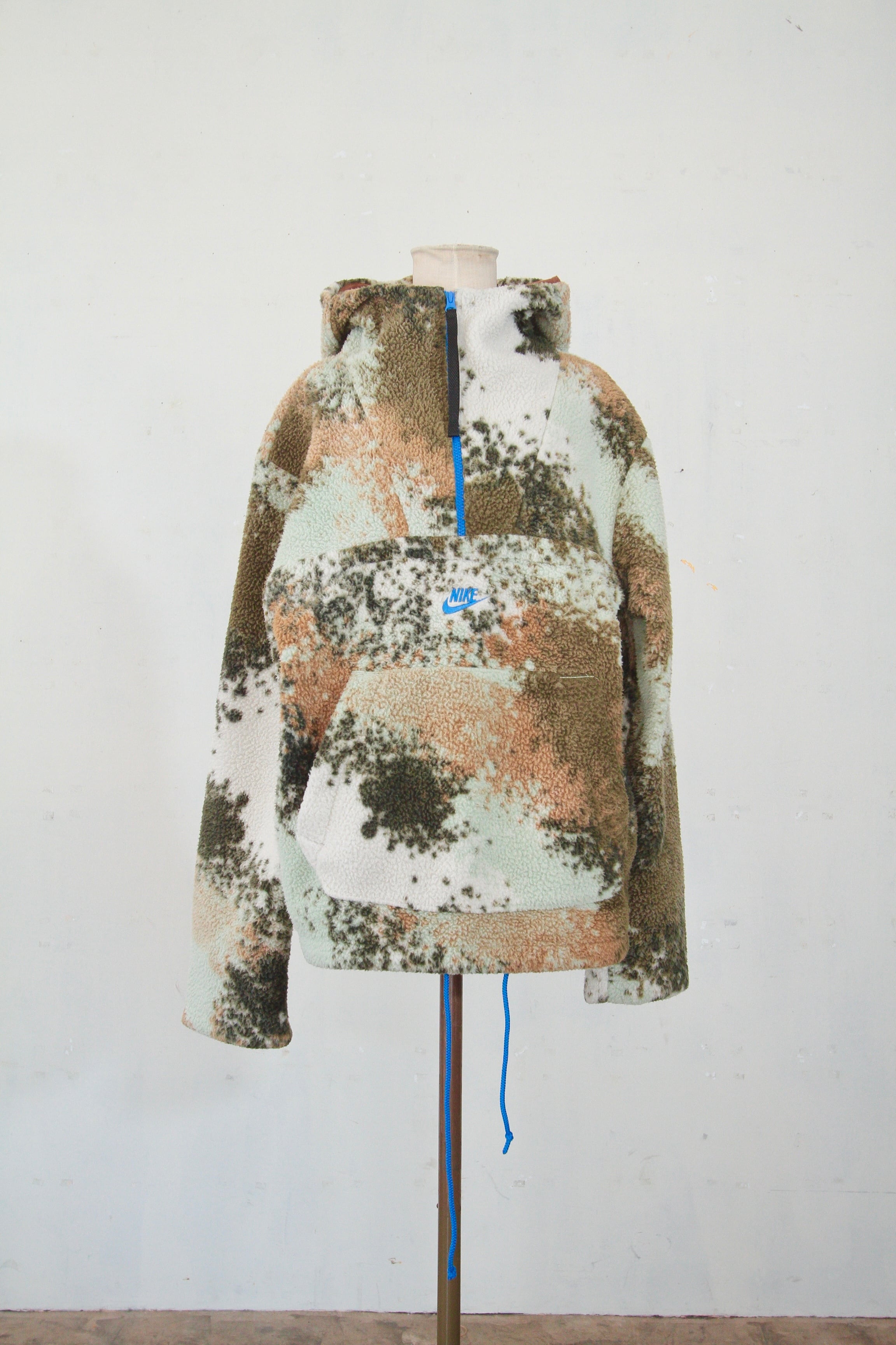 NIKE abstract camo fleece pullover
