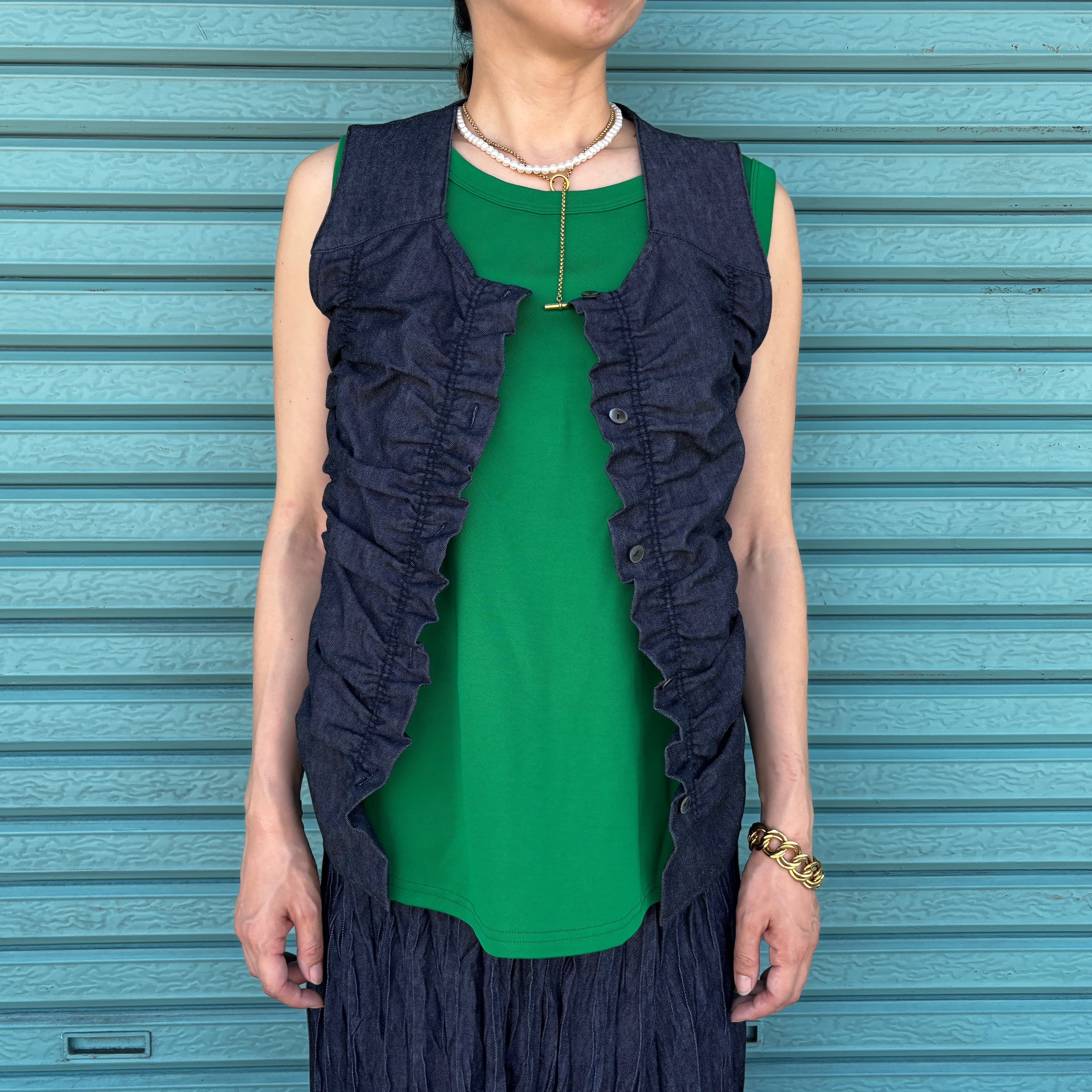 【Shirring Denim Vest】
