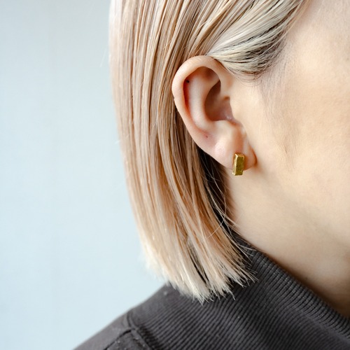 小ぶりなピアス｜box 〈無垢真鍮〉