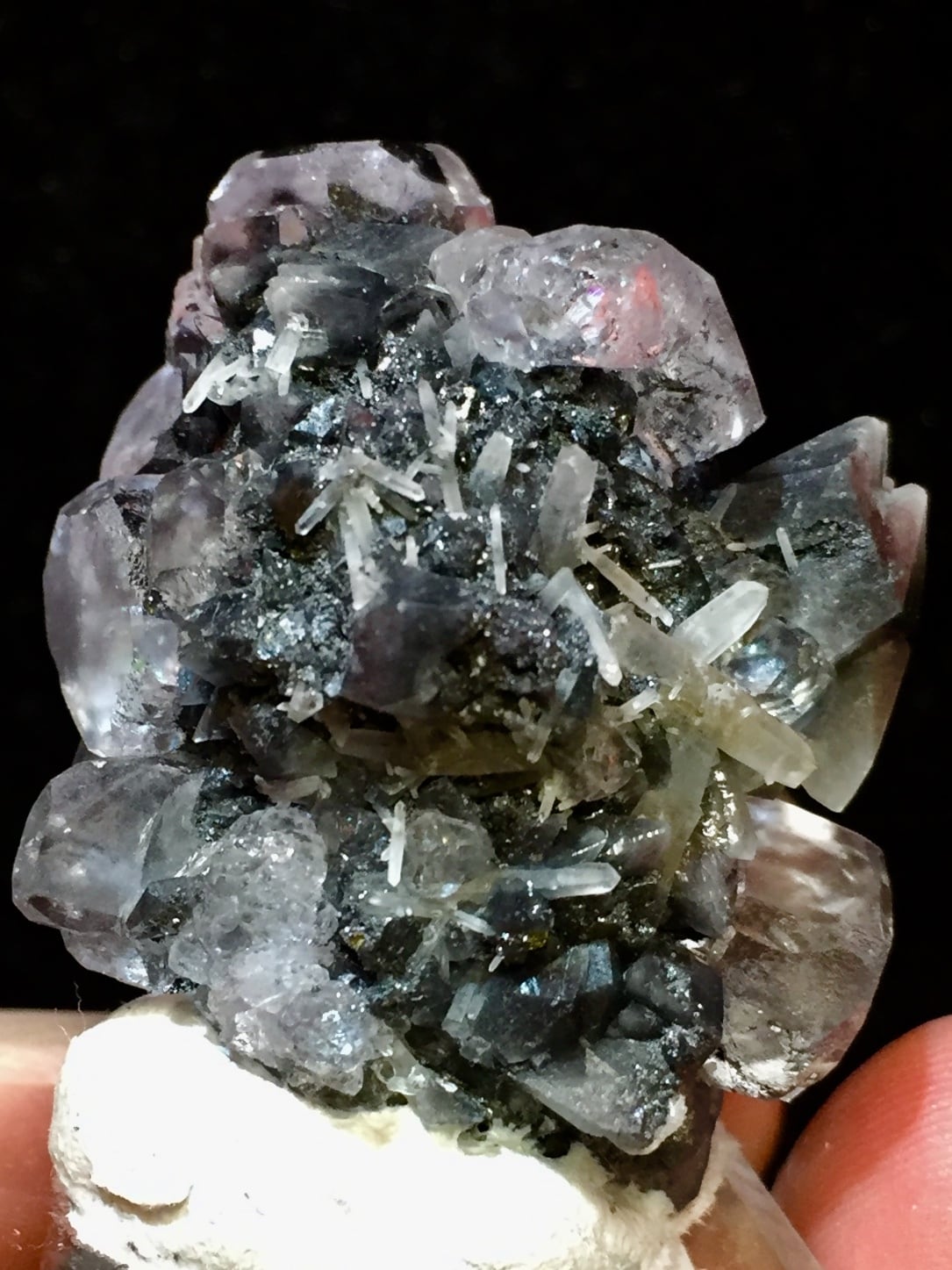 1) フローライト・スファレライト・カルサイト共生 | レムリアの太陽