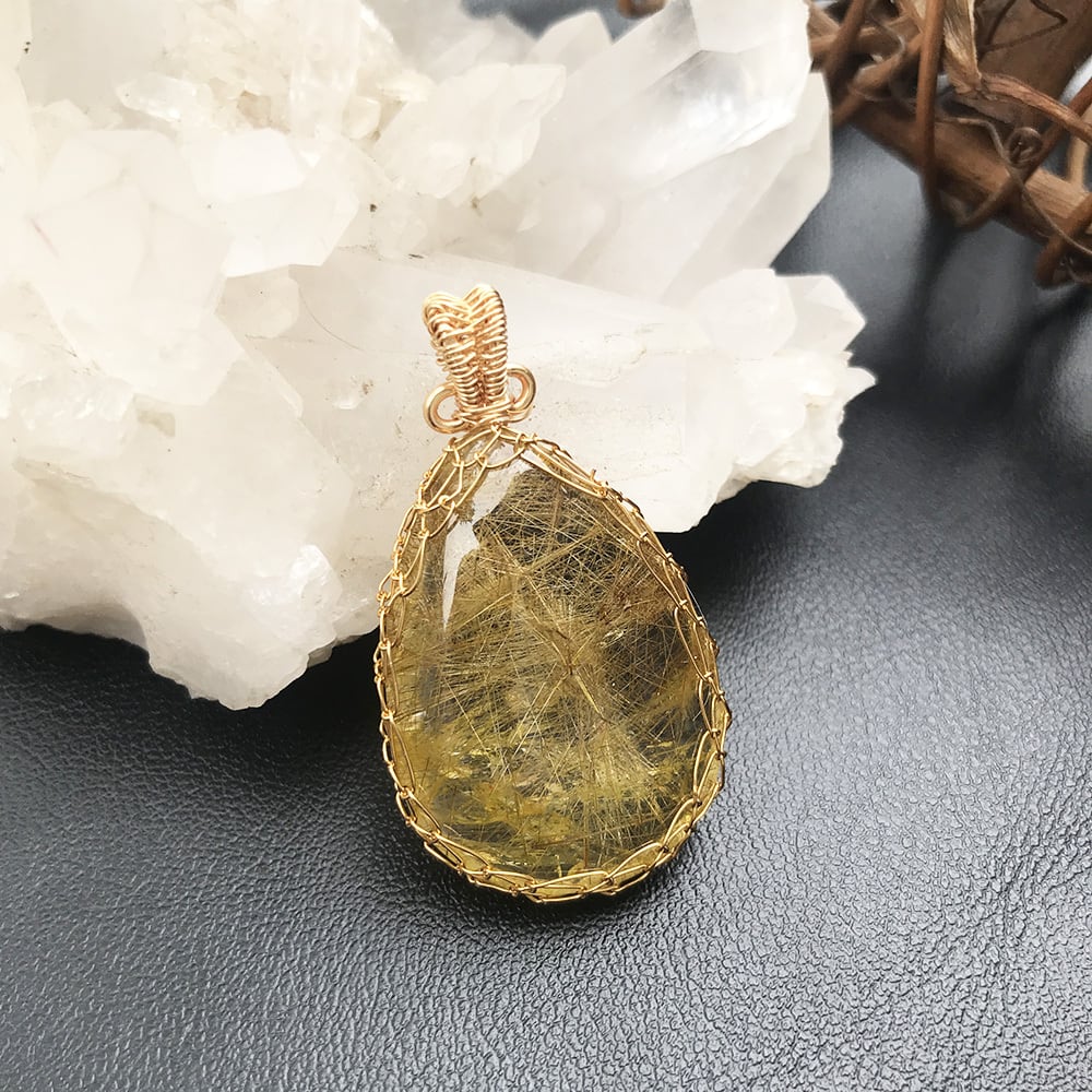 ルチルクォーツ ペンダントトップ 金運やカリスマ性を高める 情熱 活力