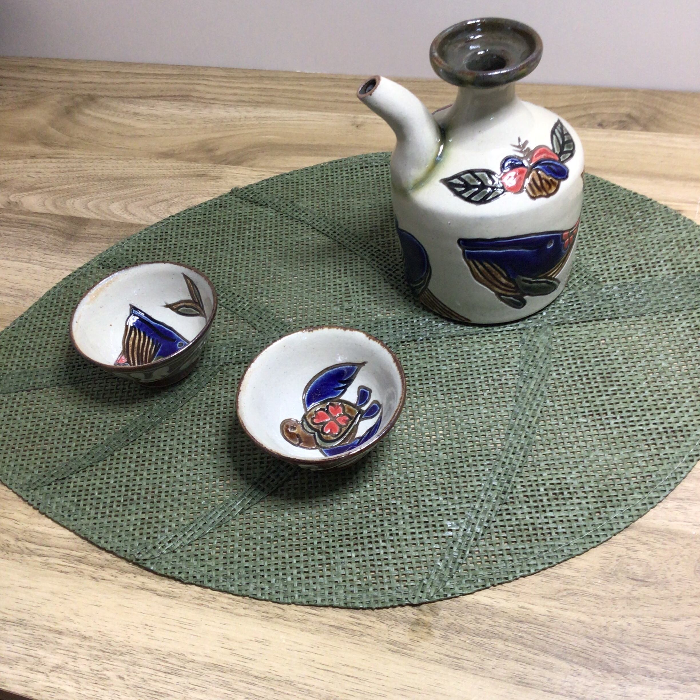 カラカラ 筒型 カメとクジラと波とハイビスカス | 陶芸工房ふじ
