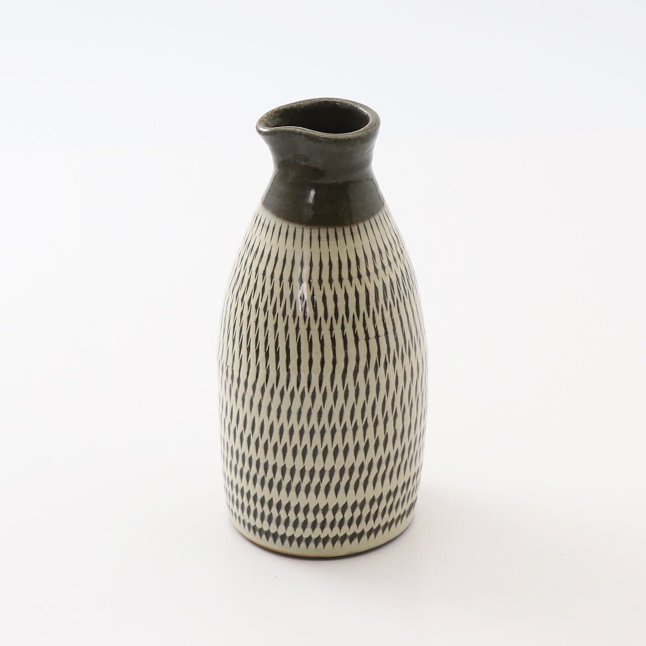 小鹿田焼 小袋窯 一合五勺徳利 飛びかんな 白 高さ約13.5cm 陶器 和食器 酒器 民藝 花瓶