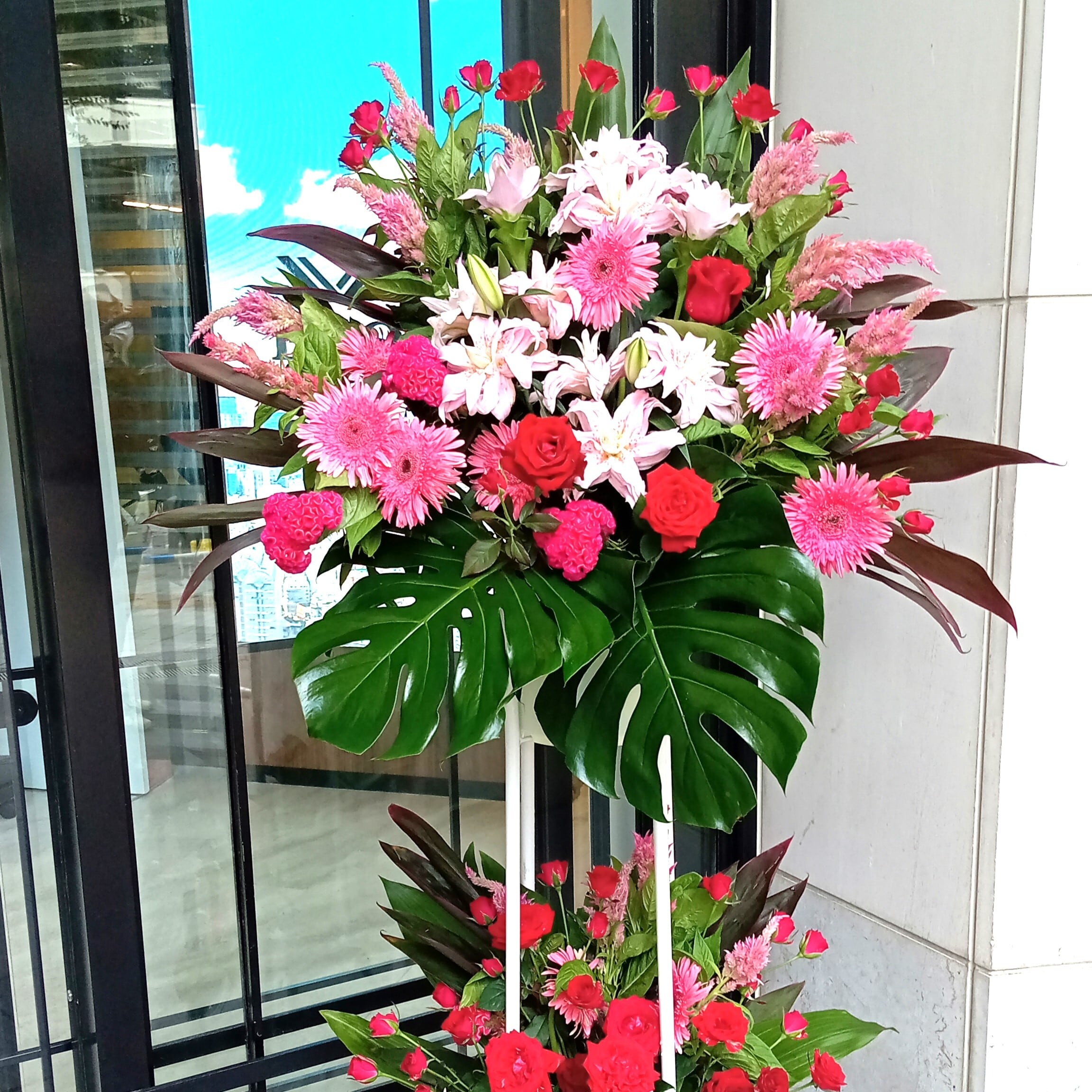 エキゾチックカラーのカラフルアレンジメントヽ(^o^)丿