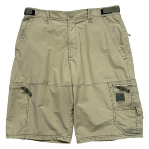 OLD NAVY NYLON SHORTS SIZE 34 x 30 (USED)