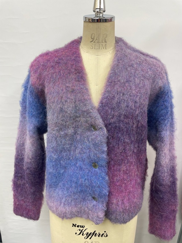 aLkaa Special Brushed Gradient Color Short Cardigan Knit