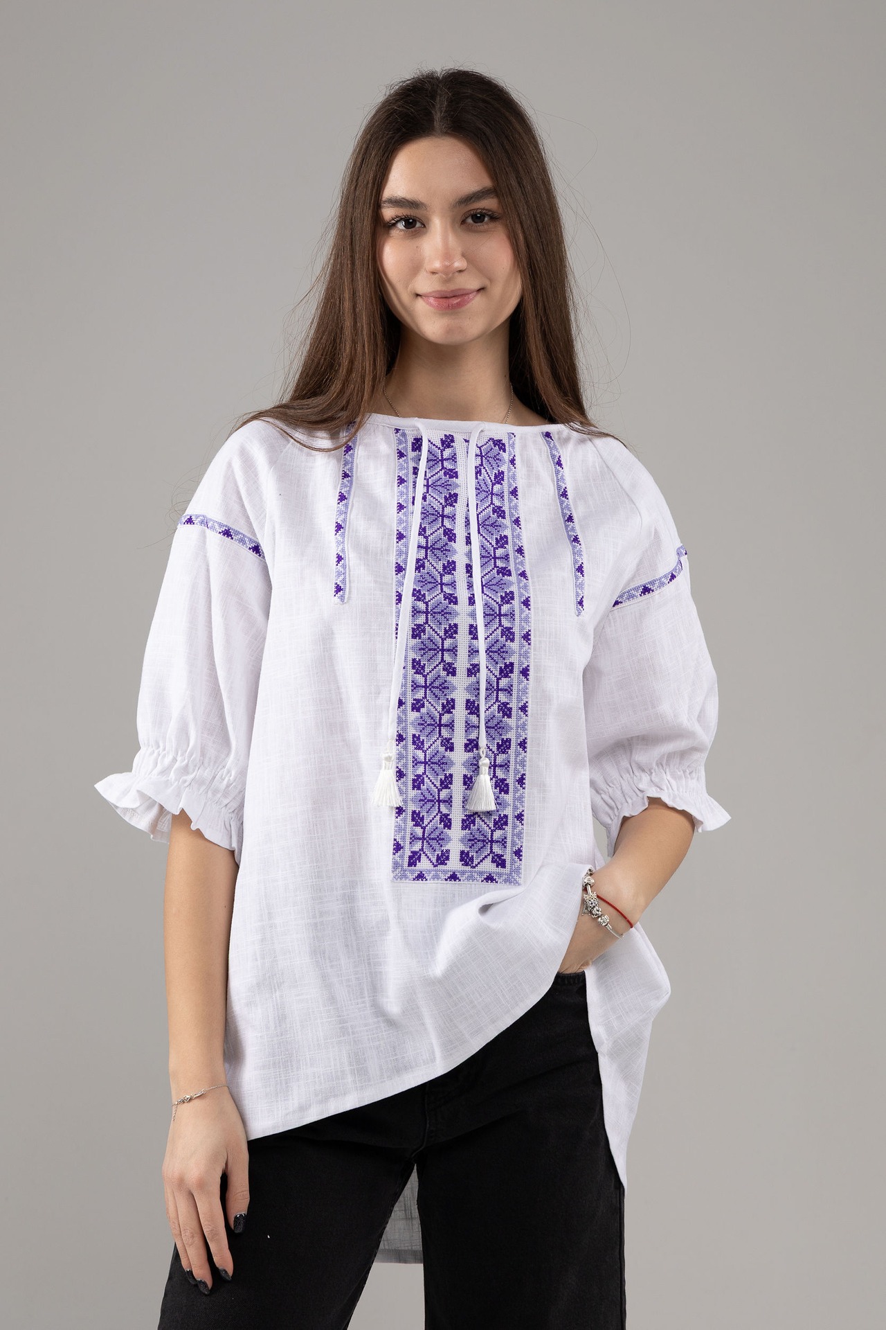 ウクライナ刺繍ヴィシヴァンカ　手刺繍　レディース・フリーサイズ - 1