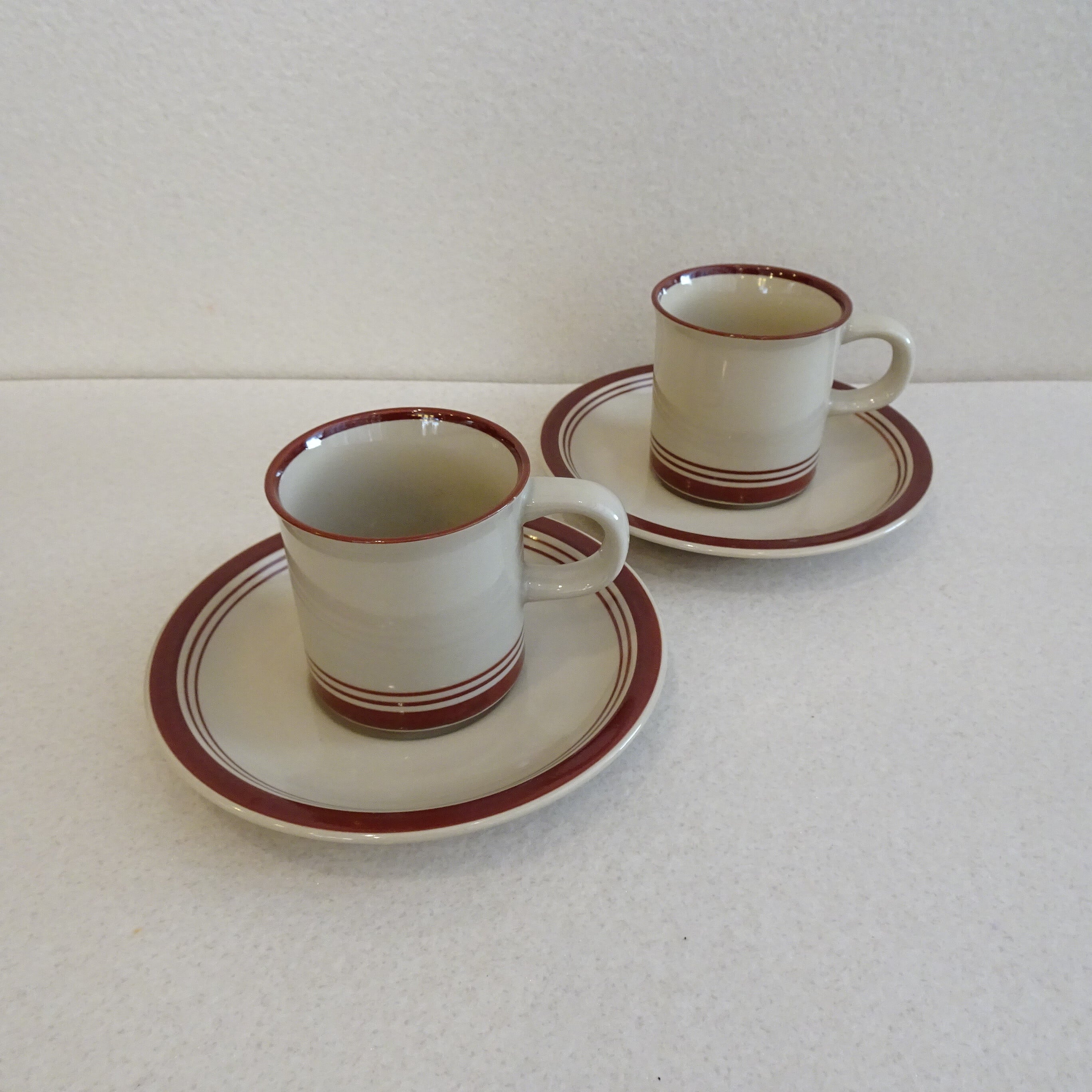 ブラウンラインの古いカップ&ソーサー2客セット