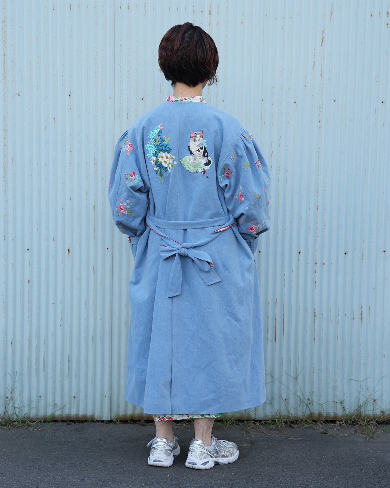 刺繍デニムコート Collarless embroidered coat (Light blue