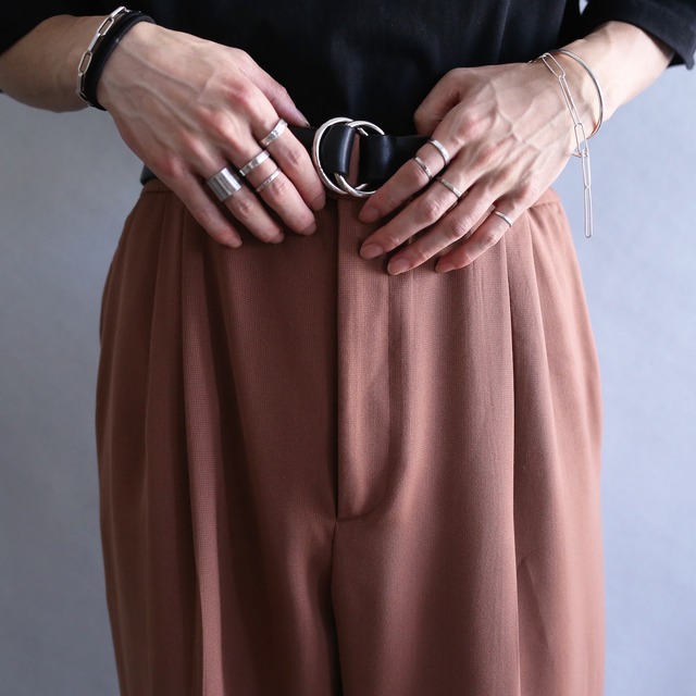 2-tuck straight silhouette pink brown wide slacks