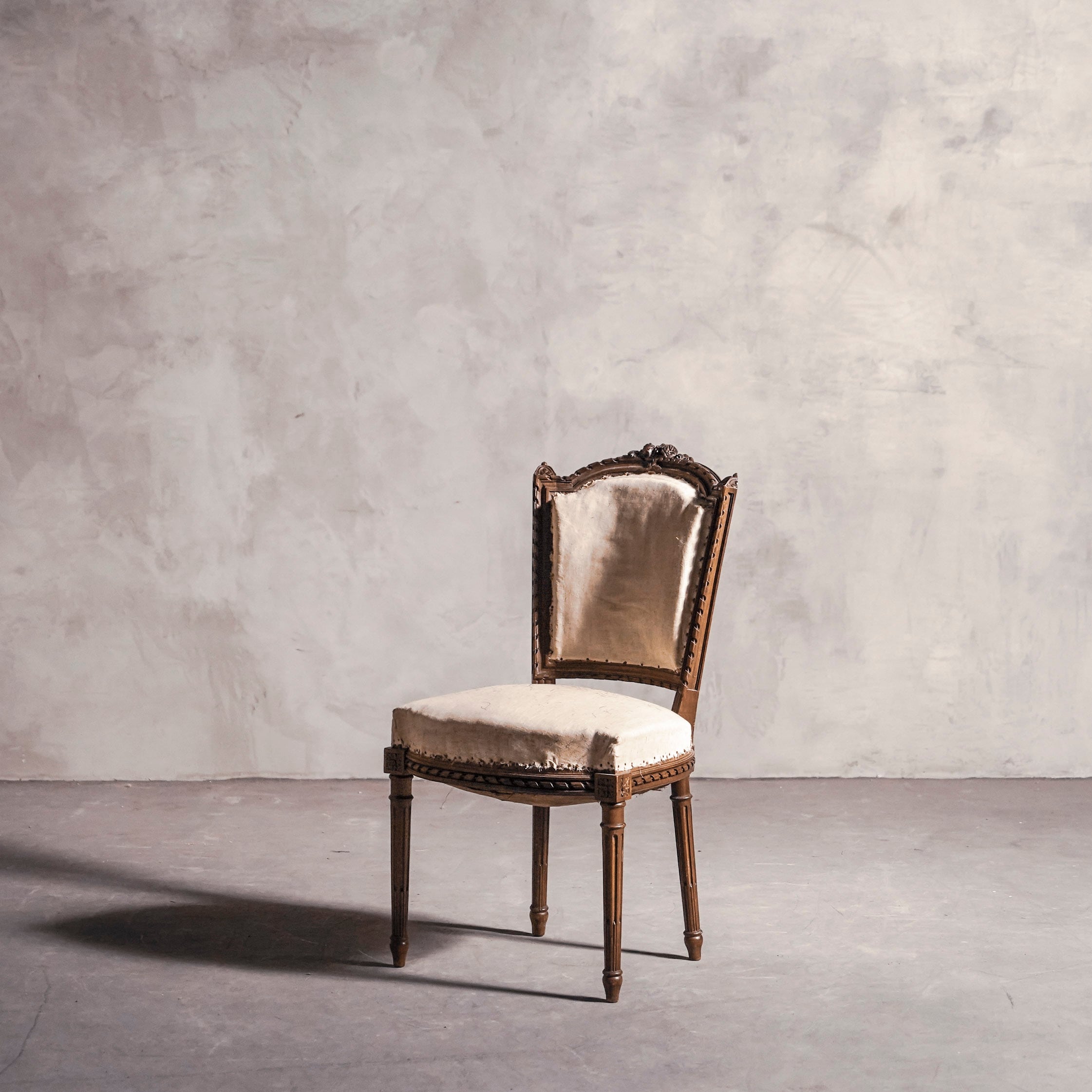 チェア/アンティークチェア/アームチェア/サロンチェア/ヌード家具/フレンチアンティーク/ディスプレイ