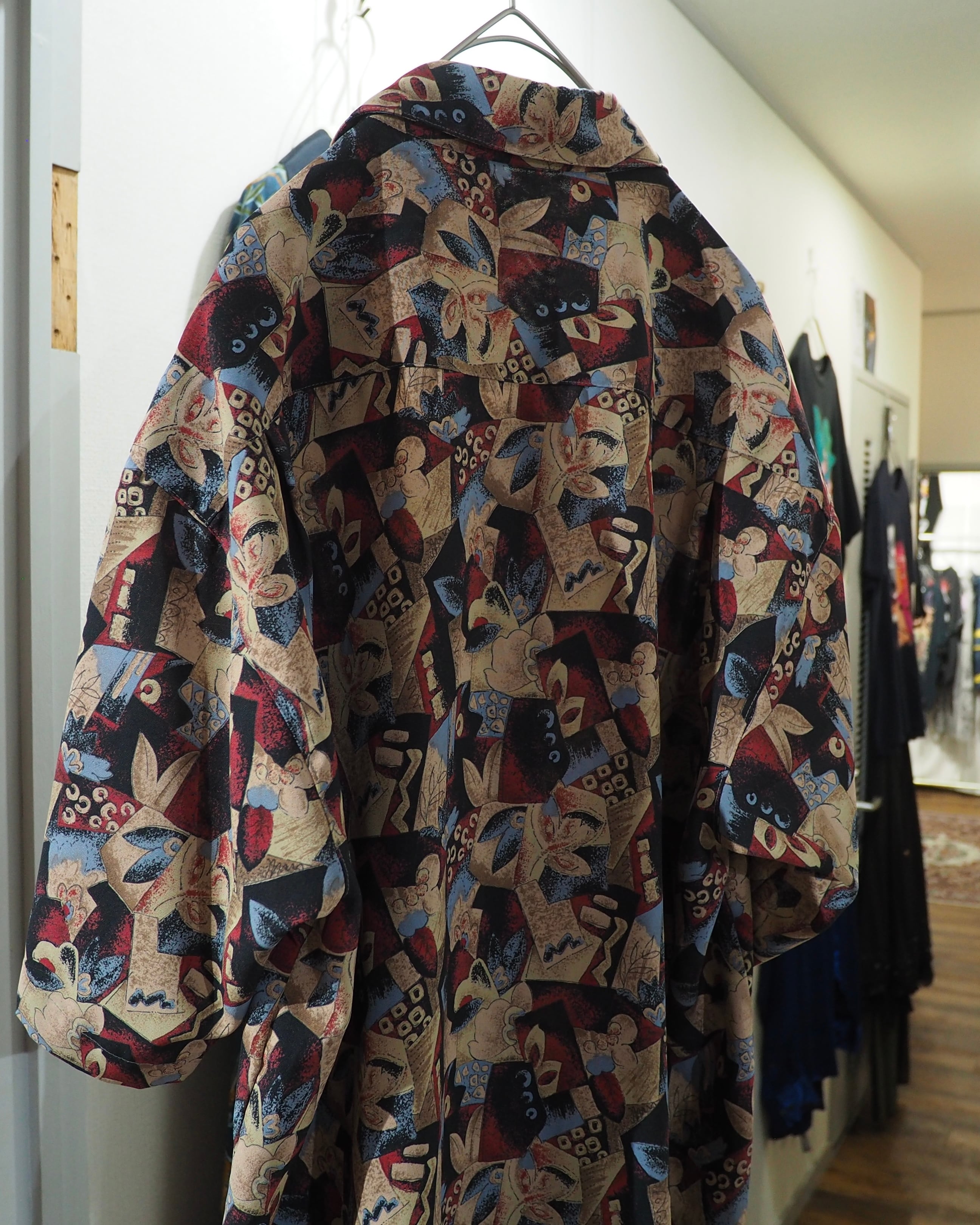 1990s Beautiful Dark Tone All Over pattern vintage loose SS shirt