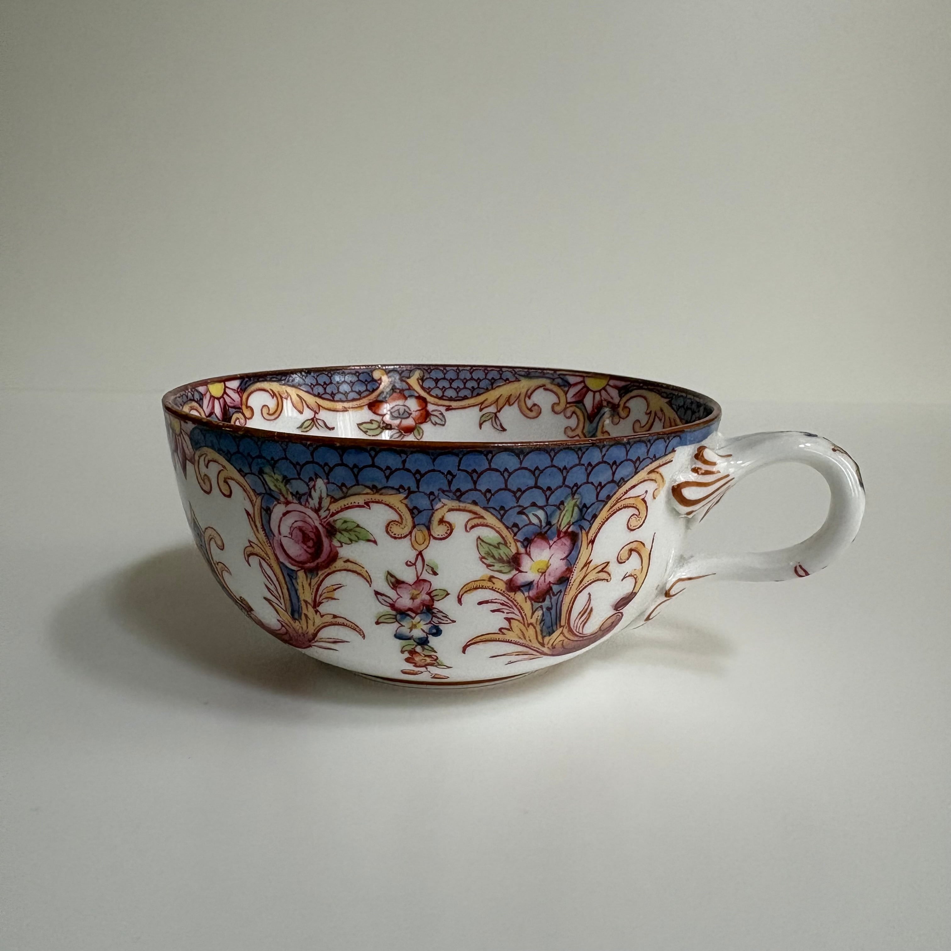 サルグミンヌ MINTON No.146 ティーカップ（青紫の花と唐草模様
