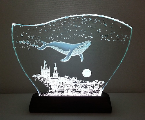 星降る夜・クジラ・プラハ　ガラスエッチングパネル Lサイズ・LEDスタンドセット（ランプ・ライト・照明） 
