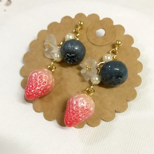 パーリッシュプティベリー&ブルーベリーピアス