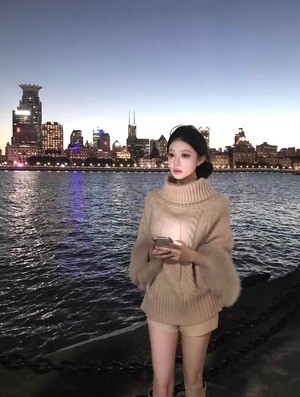 リアルファーハイネックポンチョライクニットトップス