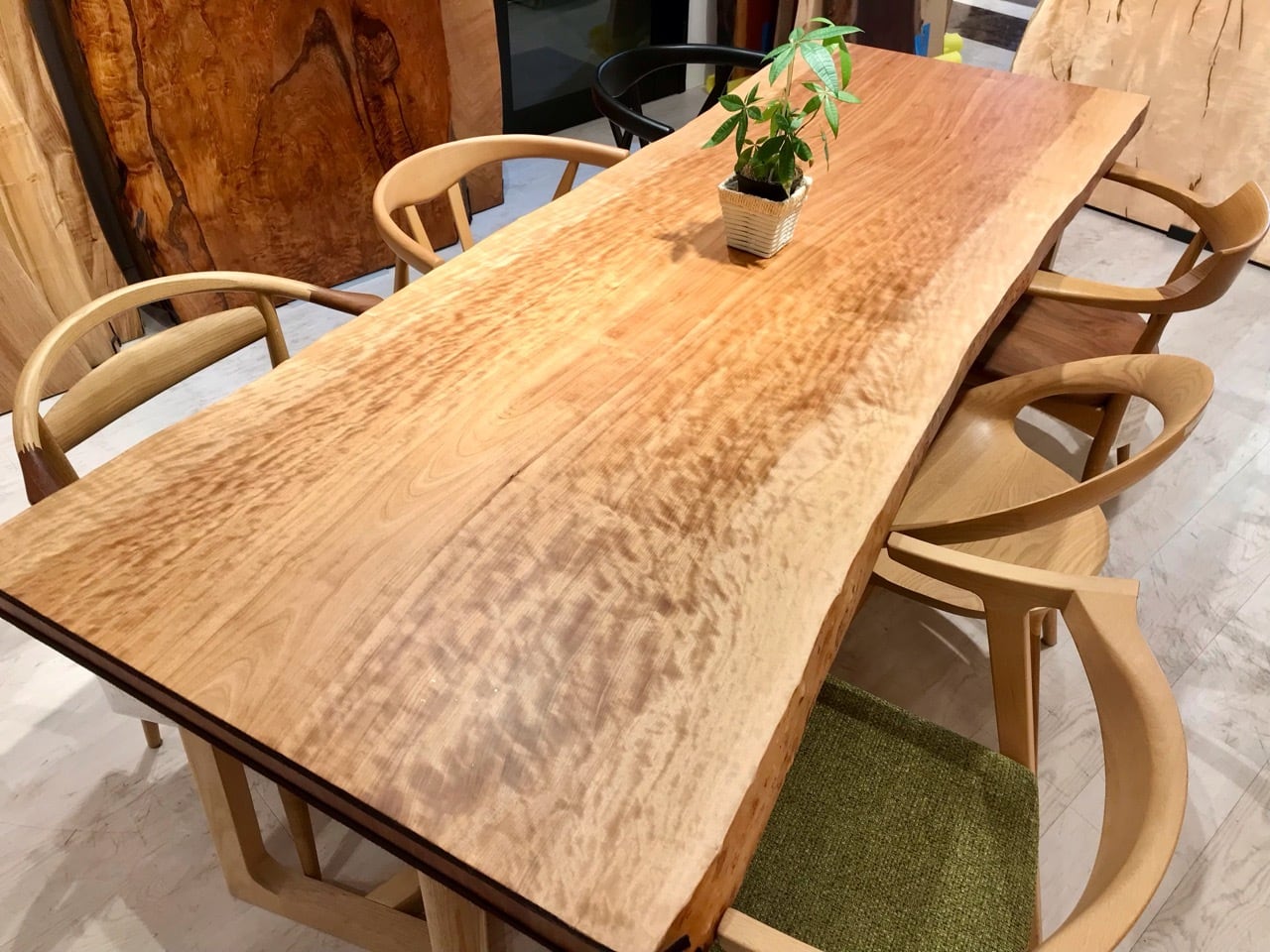 全面杢】真樺（マカバ）_2100×750-740-830×60_横浜元町店_テーブル天板