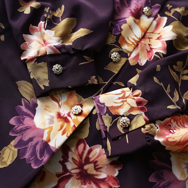 flower art pattern shoulder tuck loose shirt