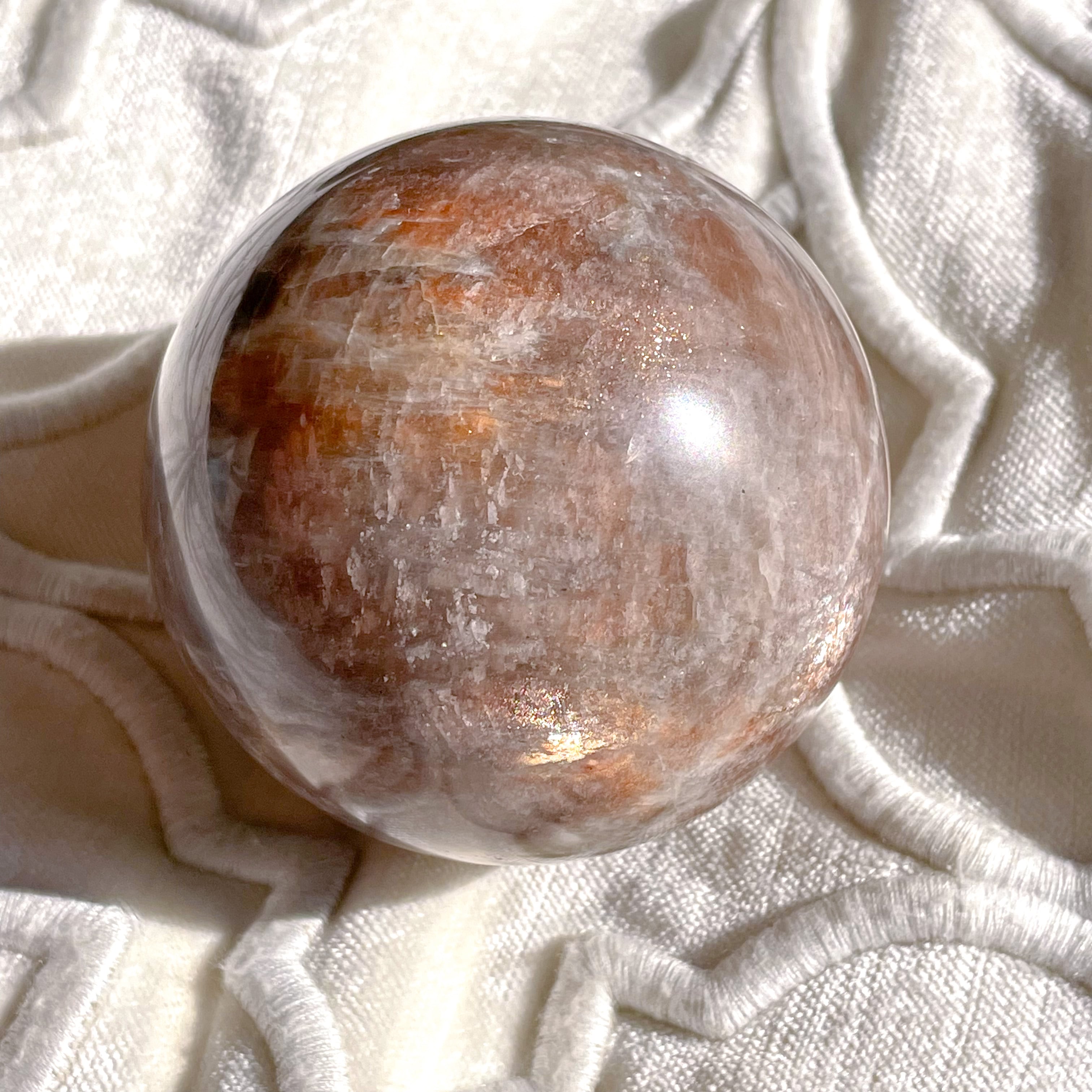 ガーネット スフィア マダガスカル産 約67mm Sphere | la lune rose BASE店