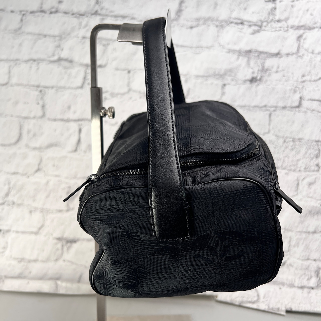 CHANEL シャネル ニュートラベルライン ココマーク ナイロン ハンドバッグ 黒 A-13408