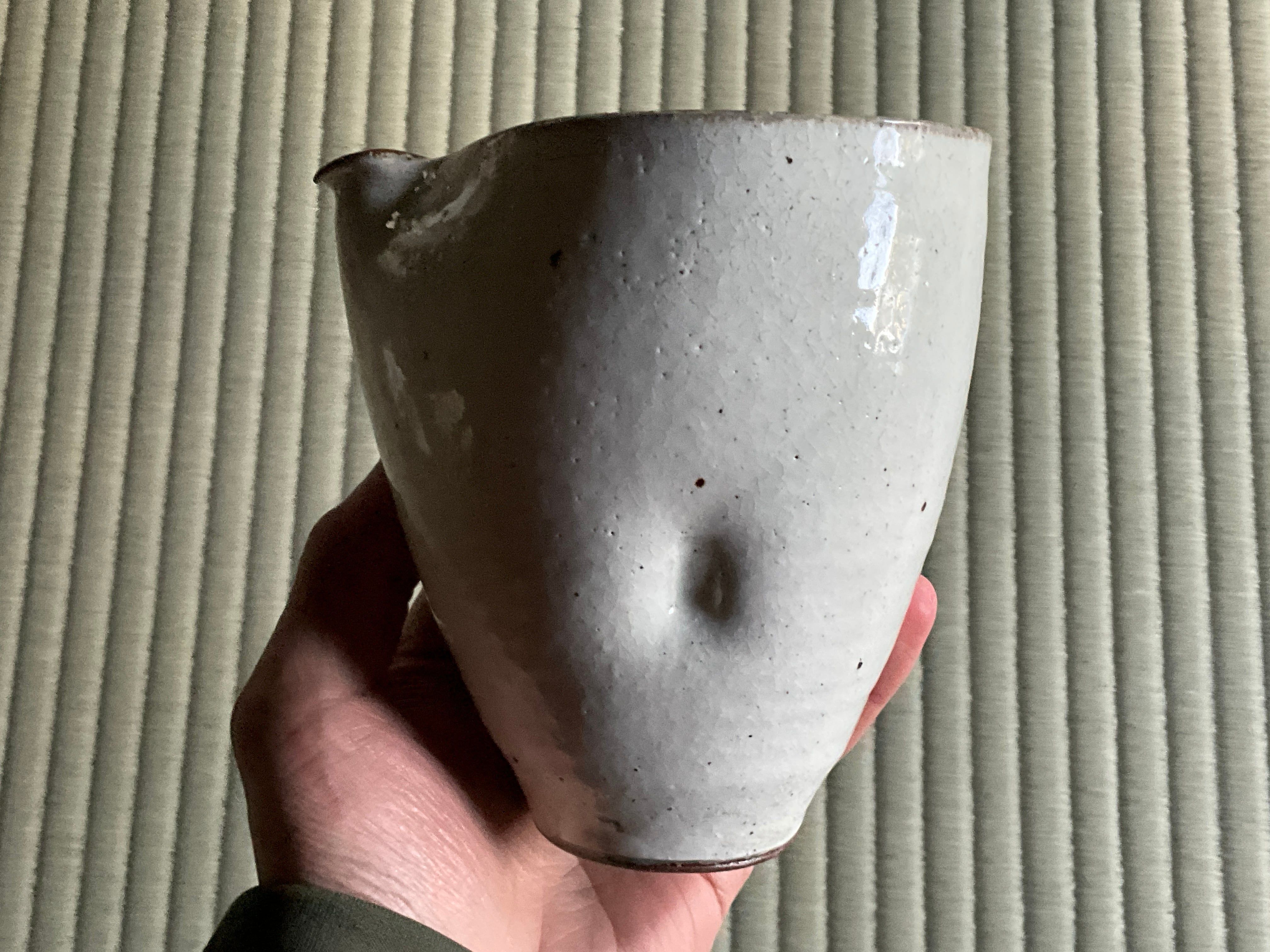 白泥片口酒器 大 | ohmitogei