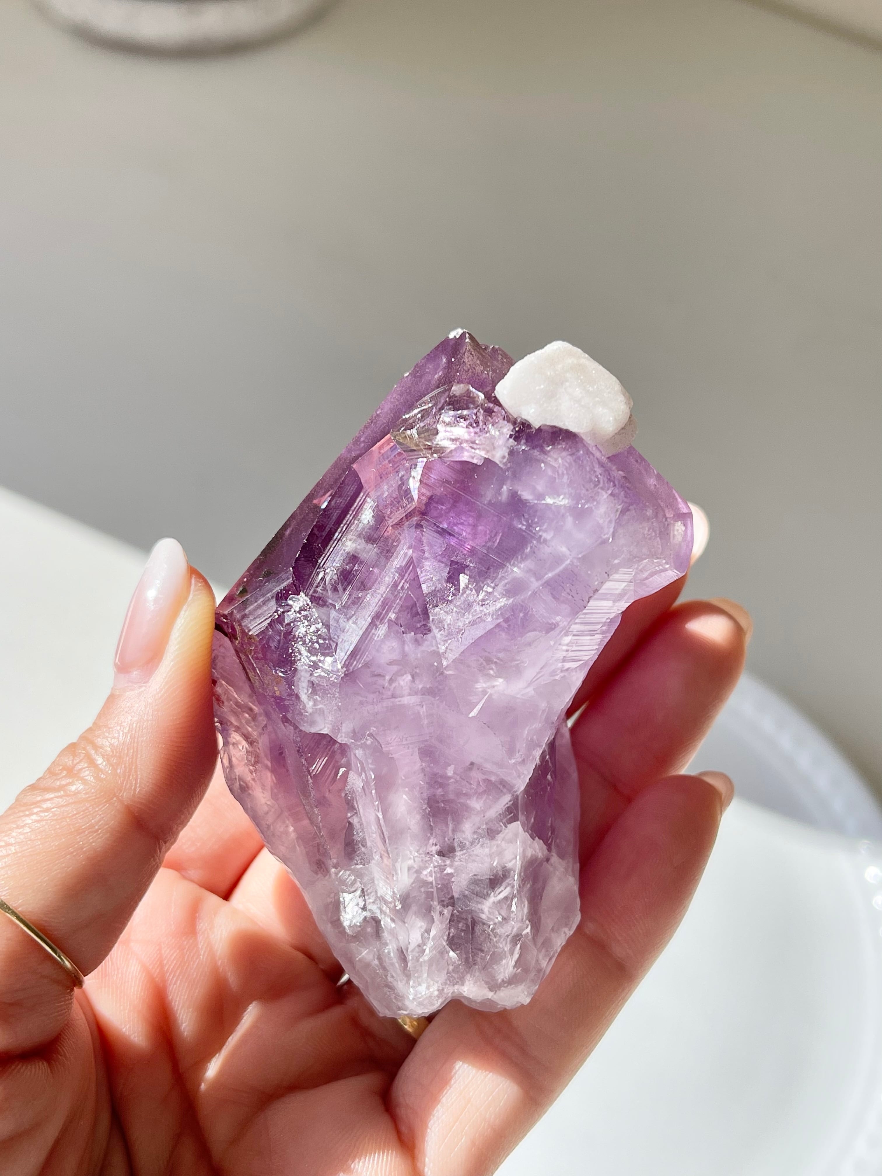カルサイトオンアメシスト/ square calcite on amethyst